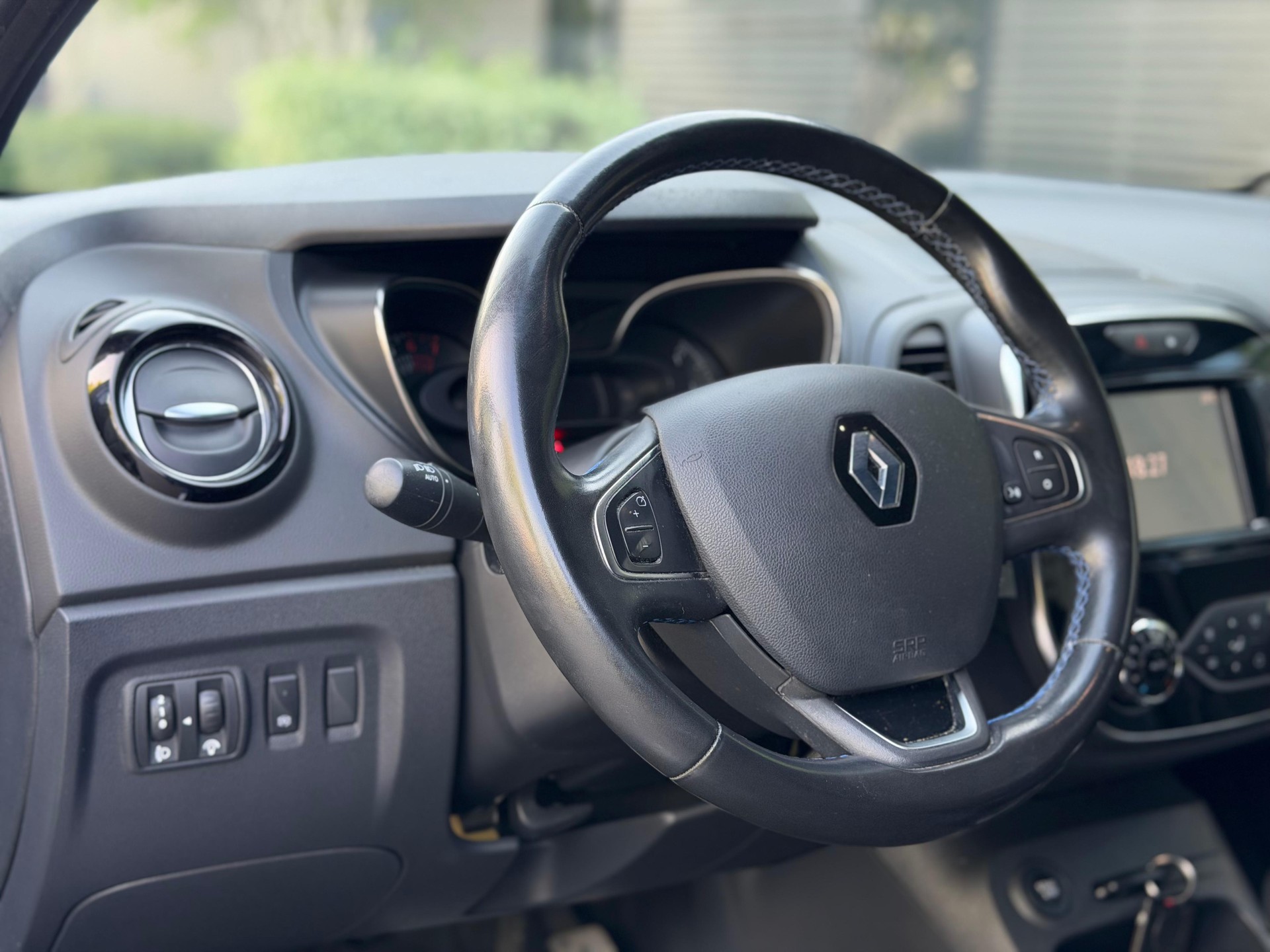 RENAULT Captur 1.3 T 16V S-Edition EDC-image-12
