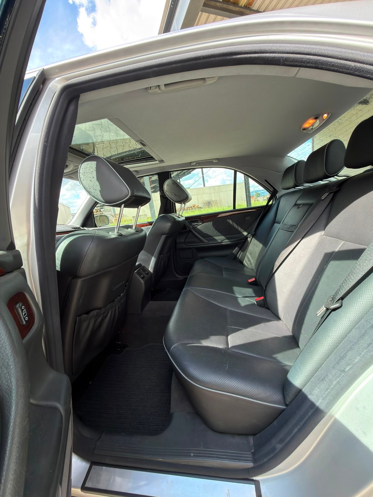 MERCEDES-BENZ E 430 V8 4matic-image-4