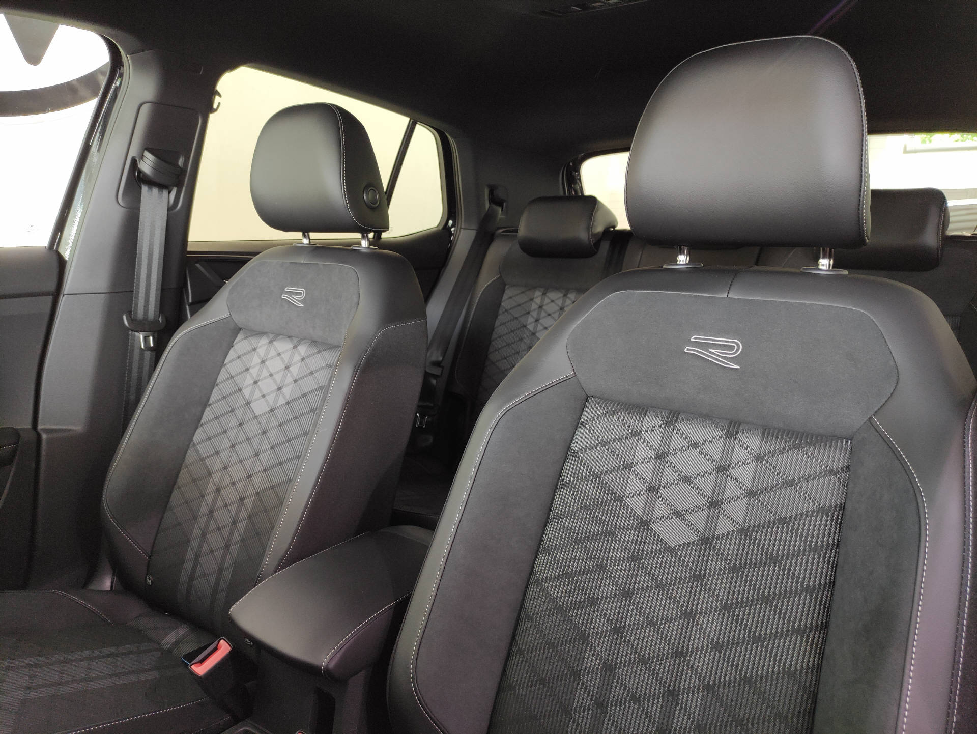 VW T-Cross 1.5 TSI R-Line DSG-image-5
