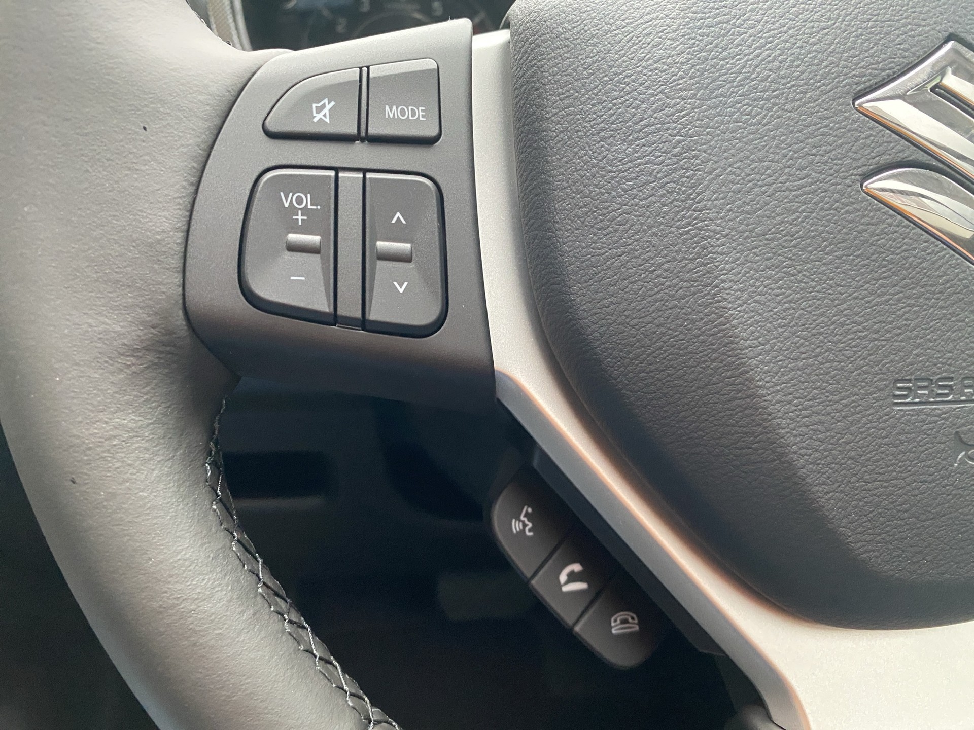 SUZUKI Vitara 1.4 Boosterjet Compact Top 4x4 Hybrid Automatic-image-16