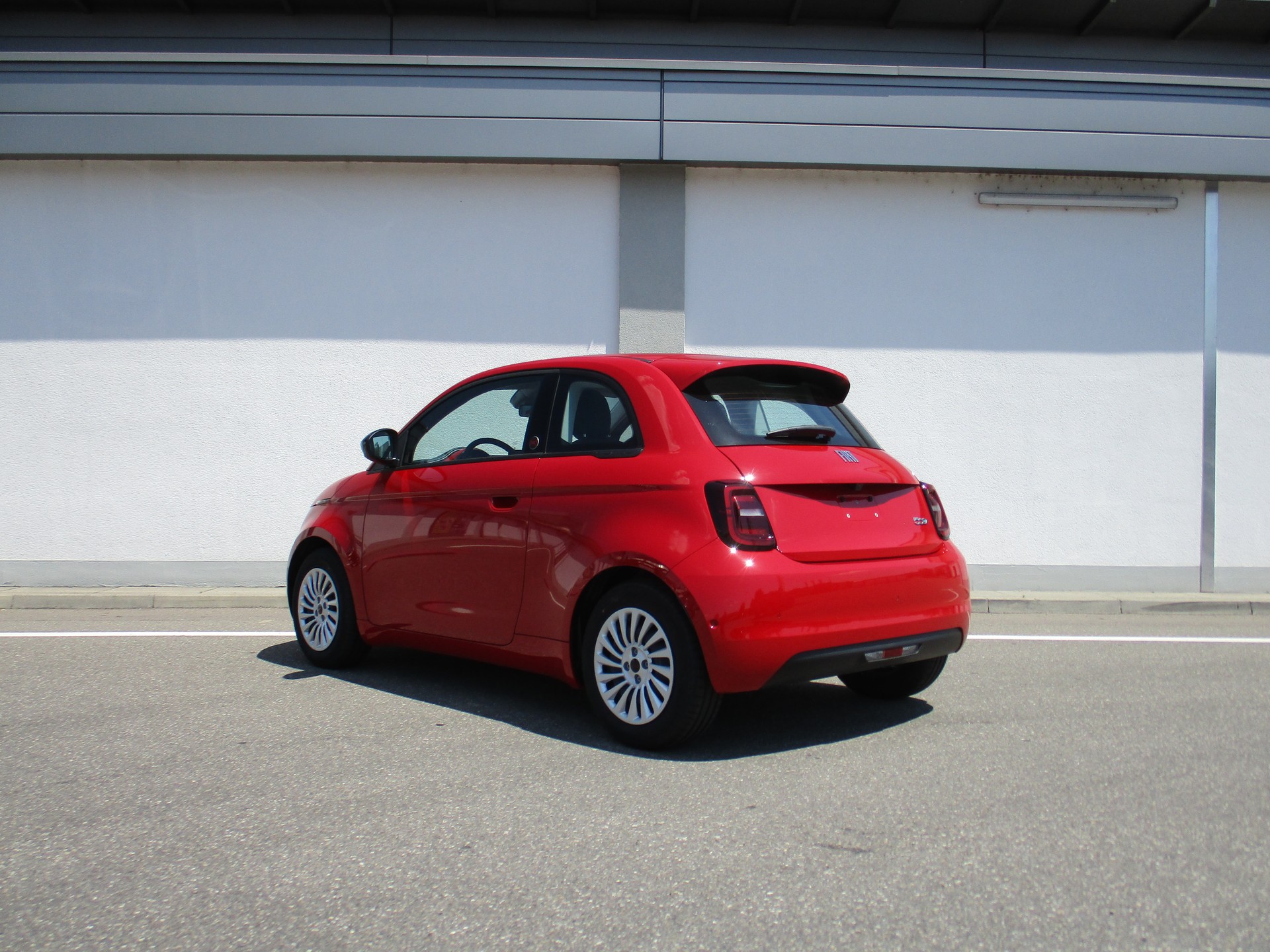 FIAT 500e 87kW RED-image-2