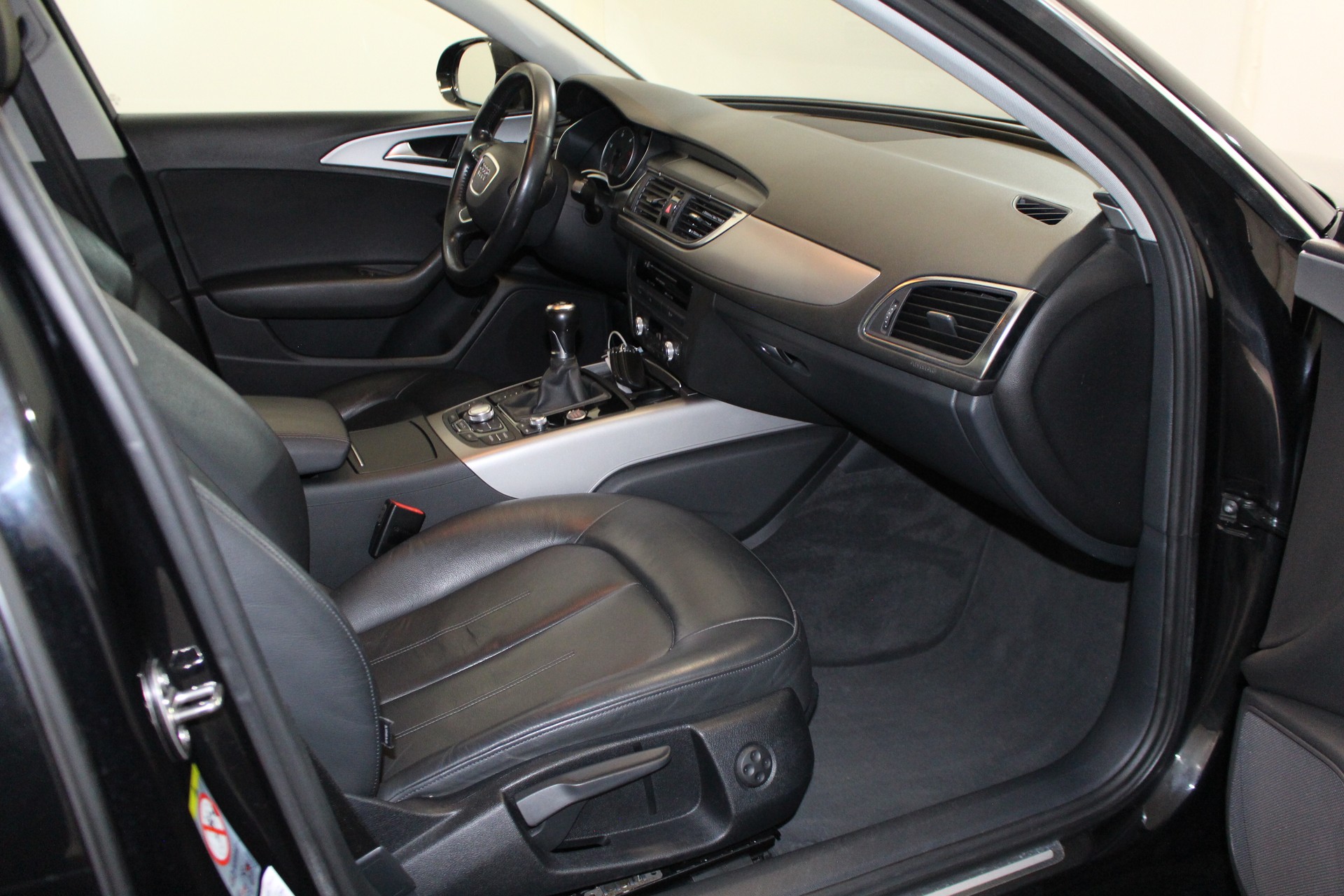 AUDI A6 2.0 TDI-image-10