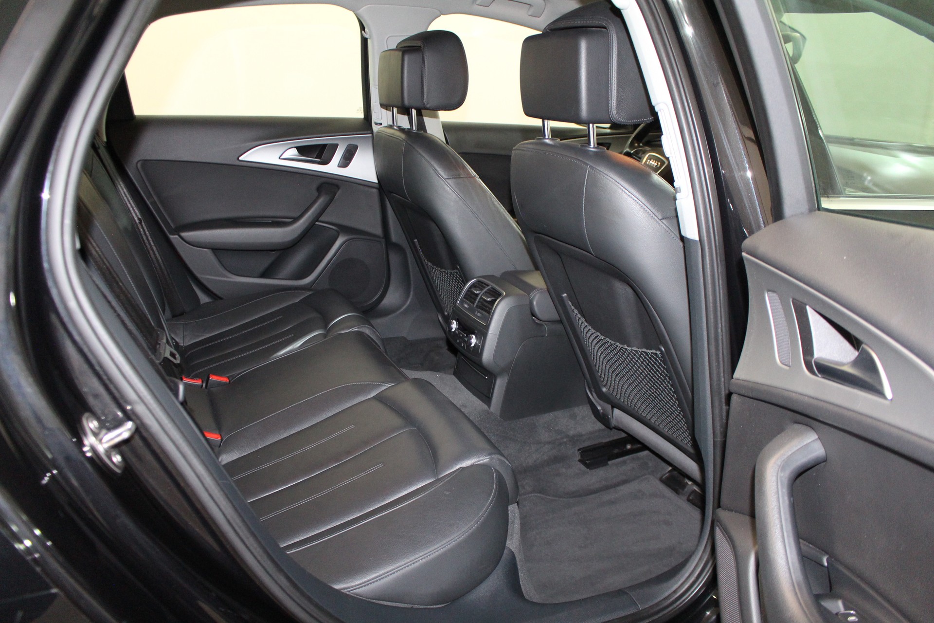 AUDI A6 2.0 TDI-image-9