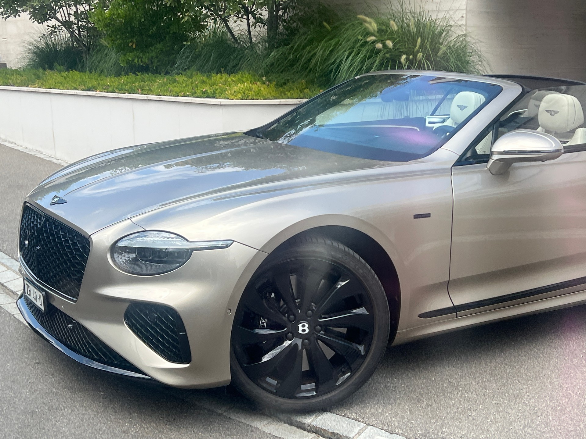 BENTLEY Continental GTC 4.0 V8 Cabriolet PHEV Mulliner-image-3