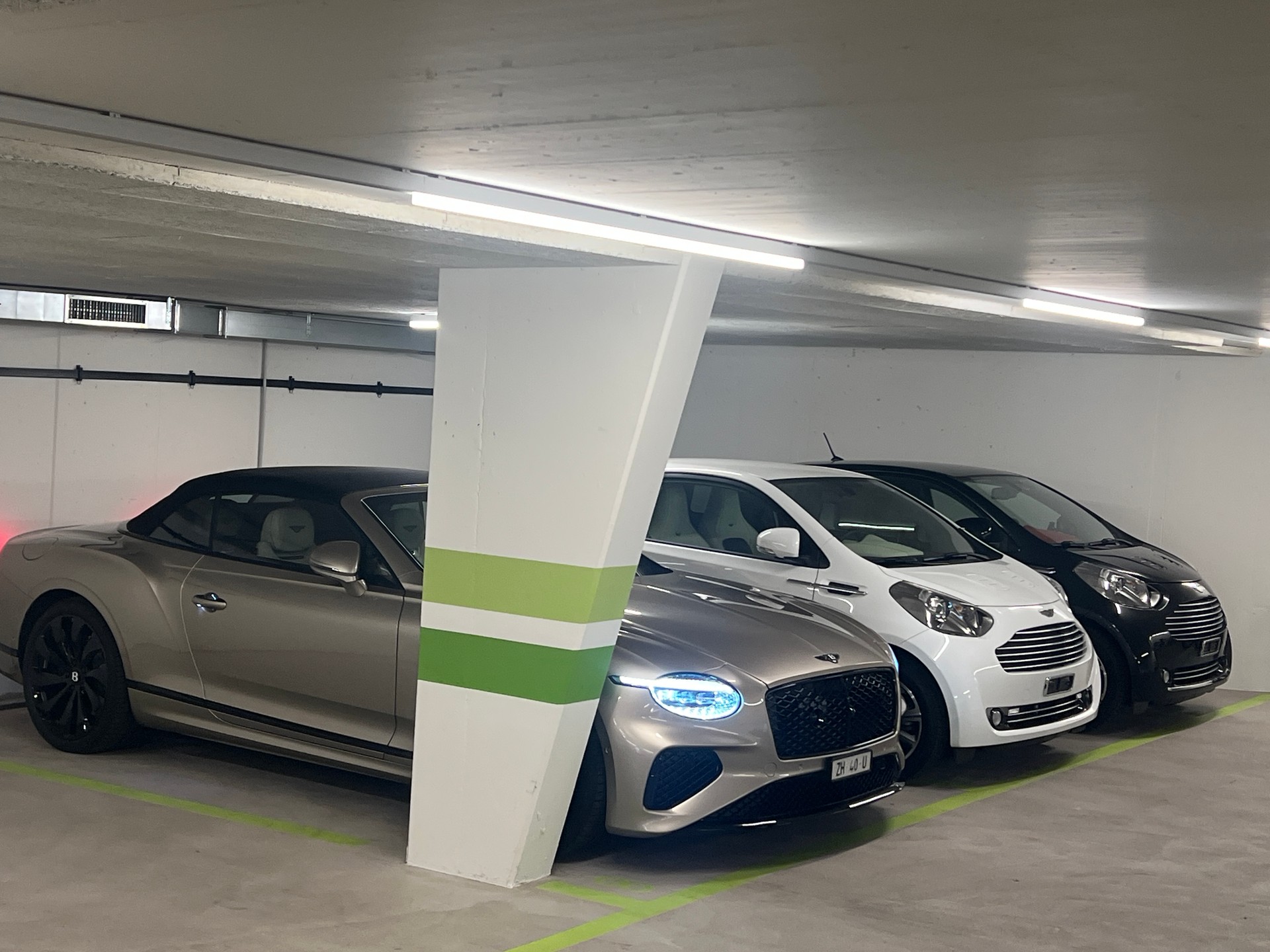 BENTLEY Continental GTC 4.0 V8 Cabriolet PHEV Mulliner-image-9