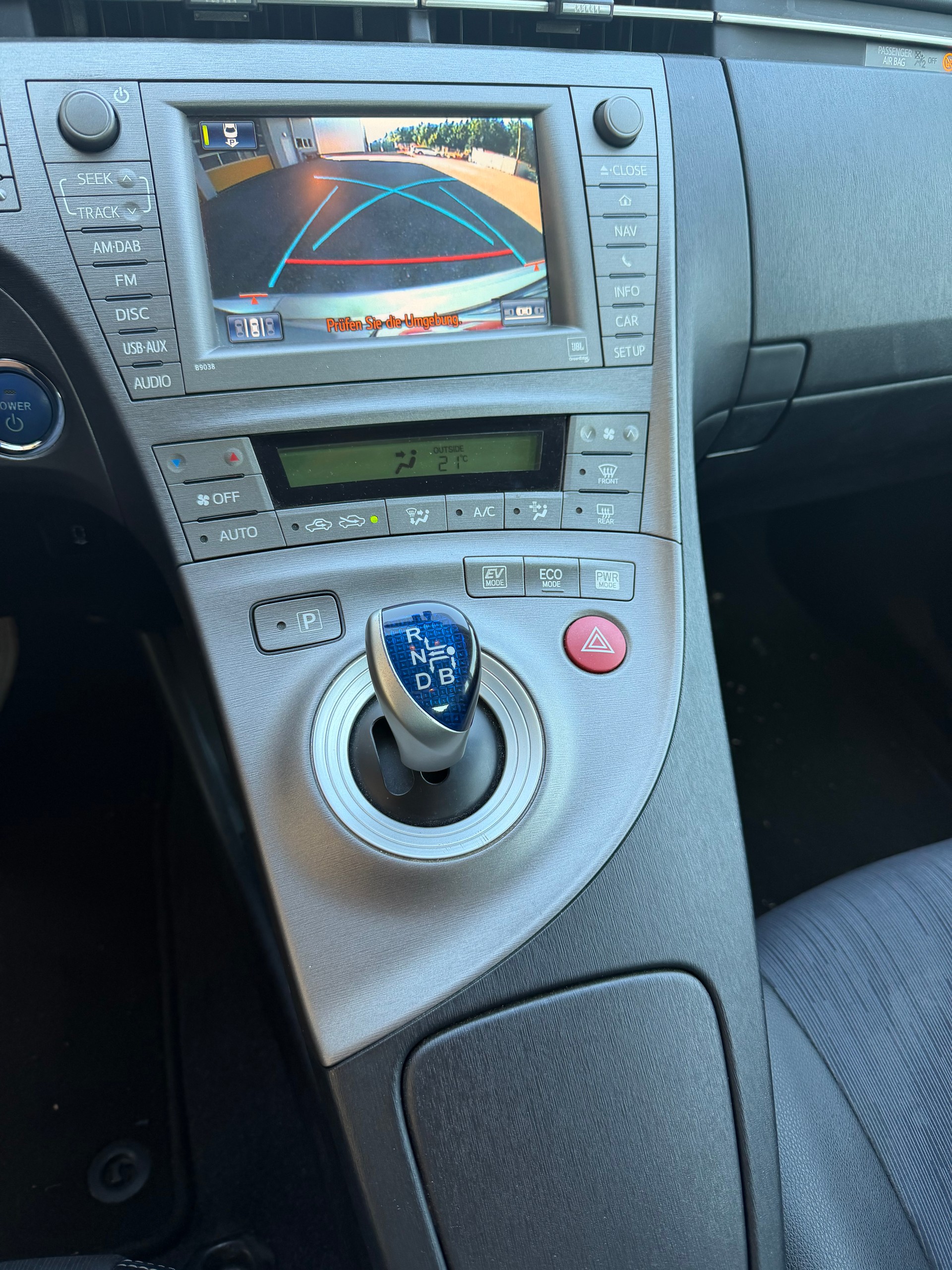 TOYOTA Prius 1.8 16V HSD Sol Premium-image-11