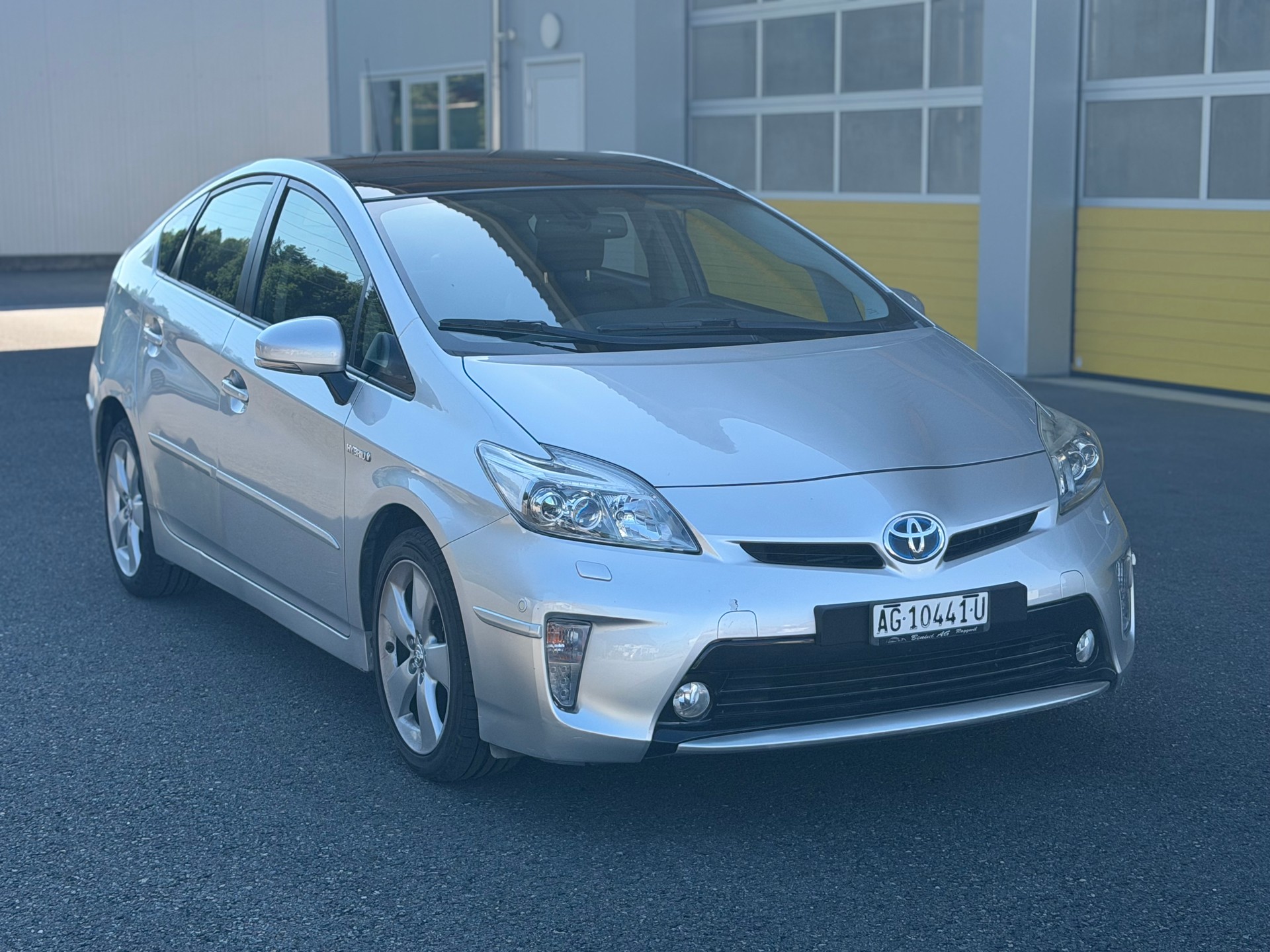 TOYOTA Prius 1.8 16V HSD Sol Premium-image-2