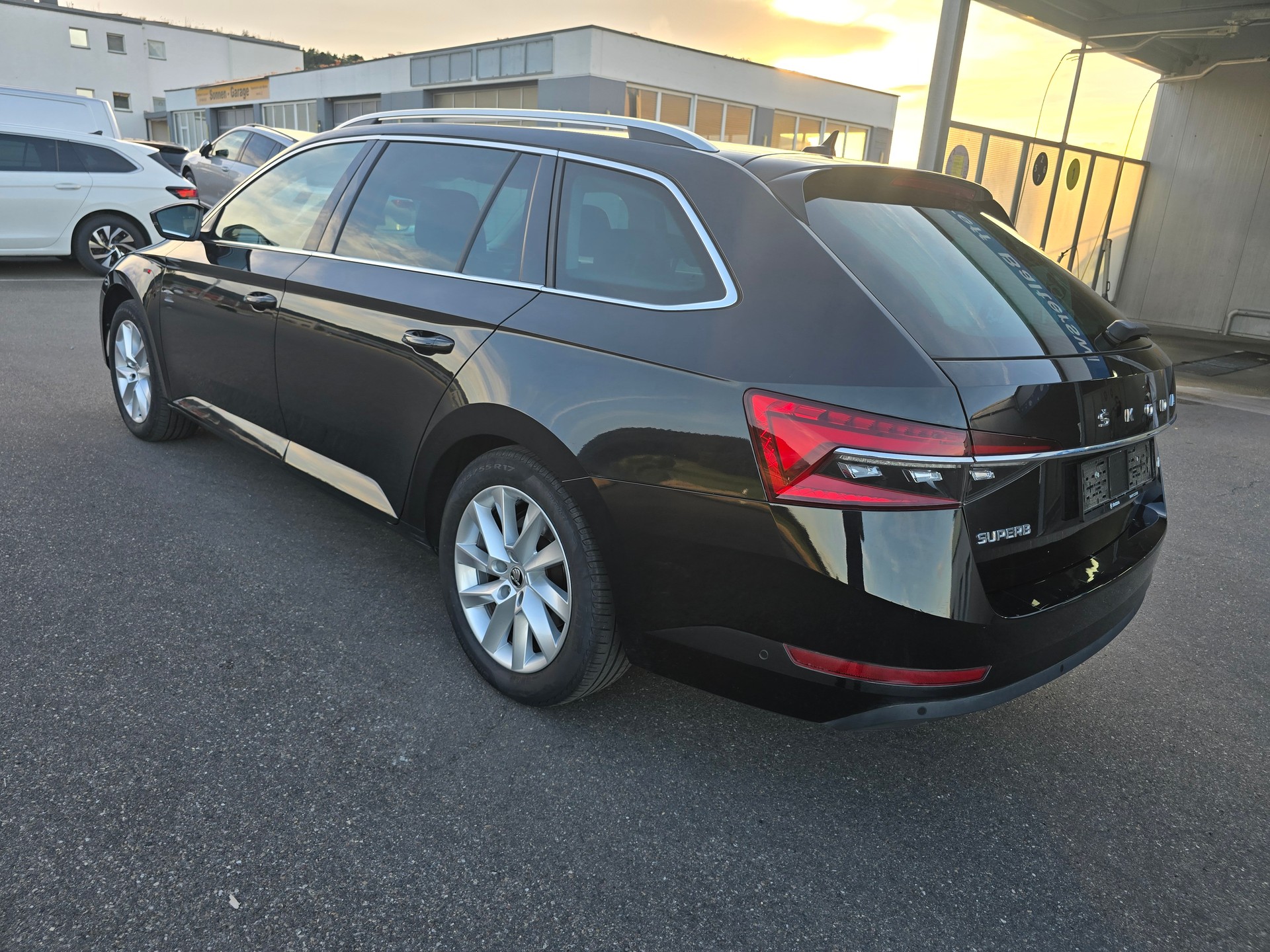 SKODA Superb Combi 2.0 TDi Style 4x4 DSG*TOP-ZUSTAND*Frsch ab MFK"Frisch ab Service**-image-4