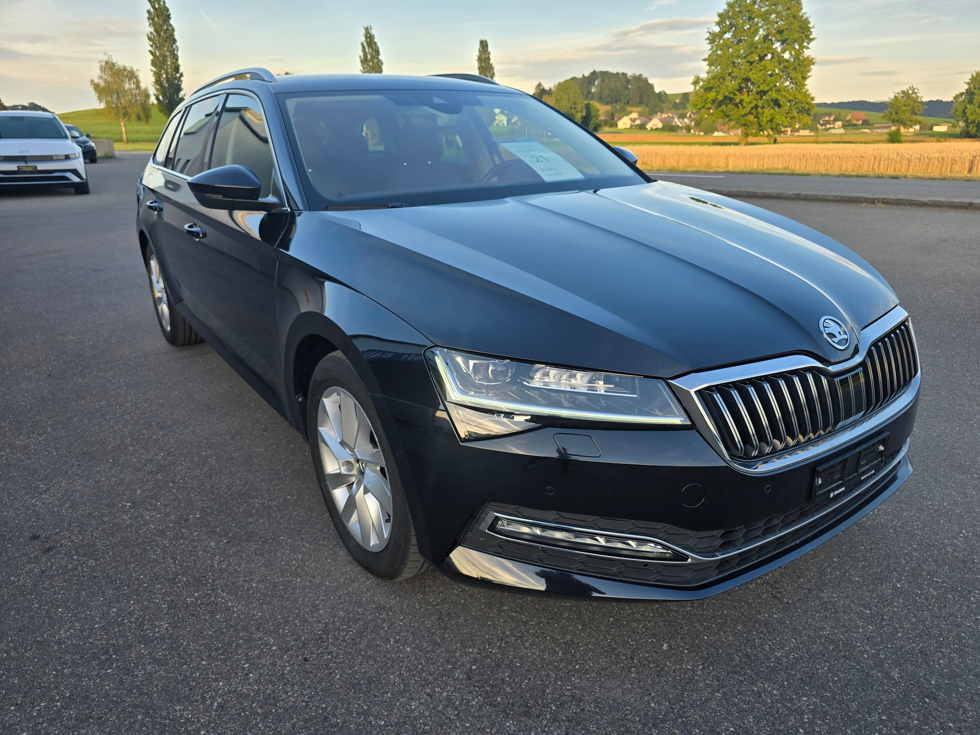 SKODA Superb Combi 2.0 TDi Style 4x4 DSG*TOP-ZUSTAND*Frsch ab MFK"Frisch ab Service**-image-1