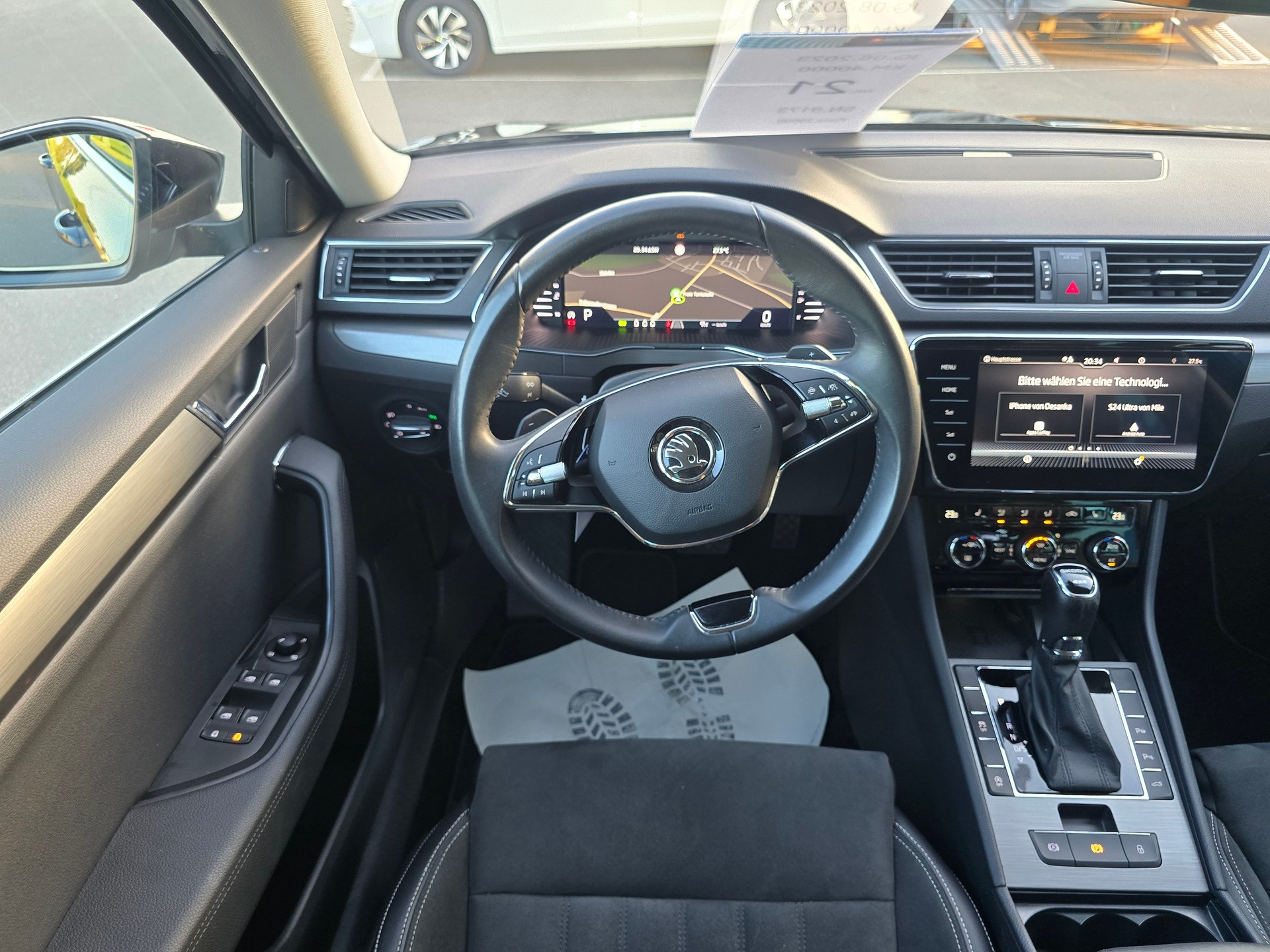 SKODA Superb Combi 2.0 TDi Style 4x4 DSG*TOP-ZUSTAND*Frsch ab MFK"Frisch ab Service**-image-14