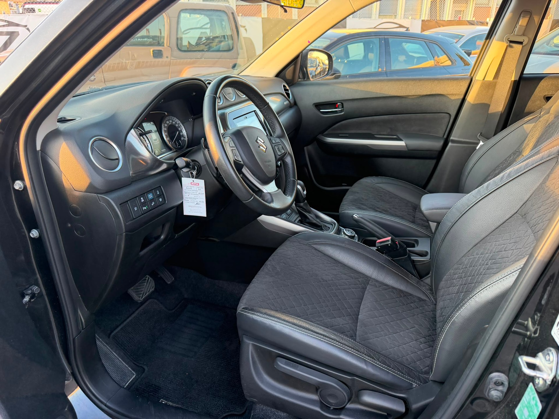 SUZUKI Vitara 1.5 Hybrid Edition 35 Top 4x4 AGS-image-8