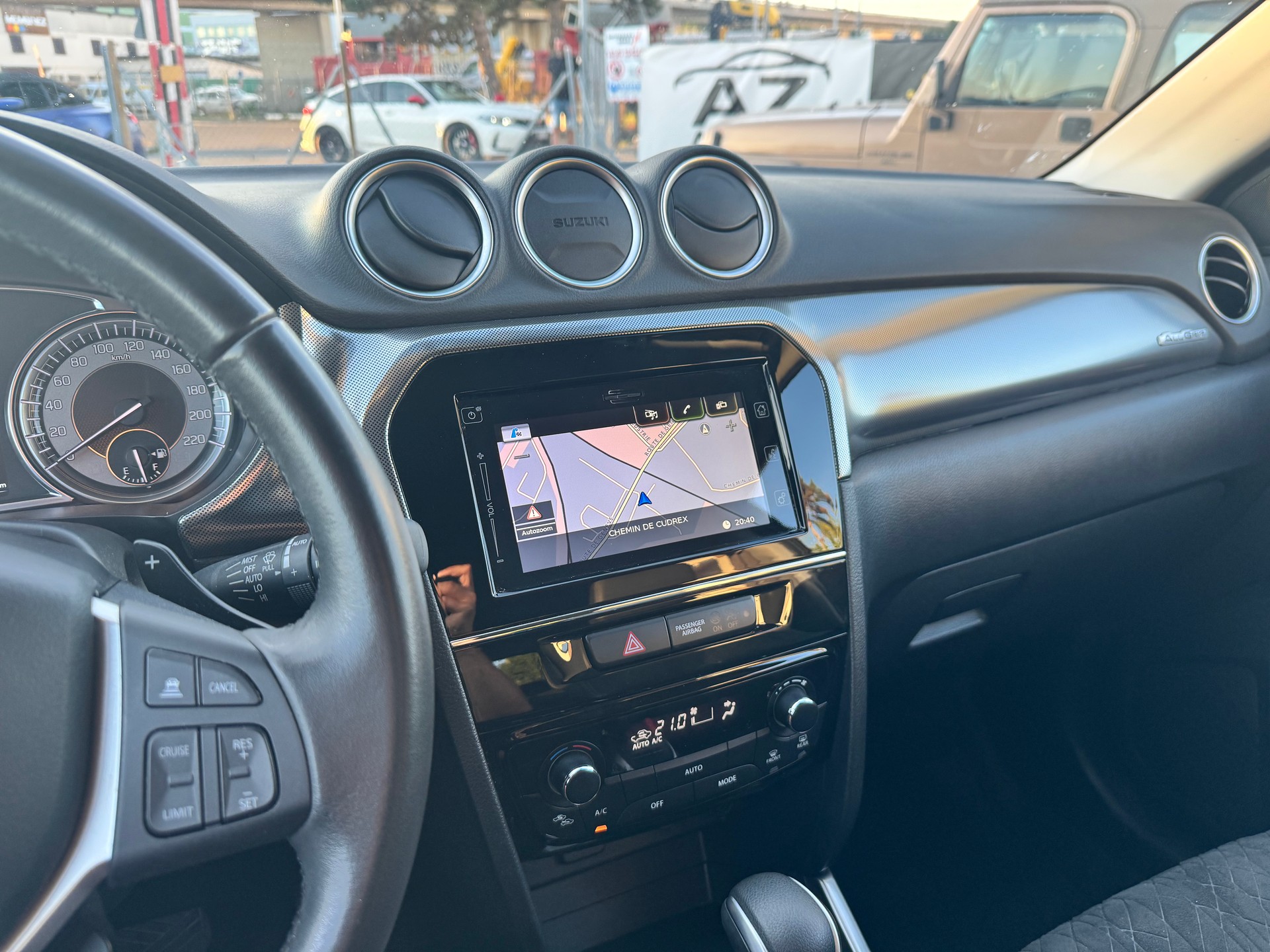 SUZUKI Vitara 1.5 Hybrid Edition 35 Top 4x4 AGS-image-10