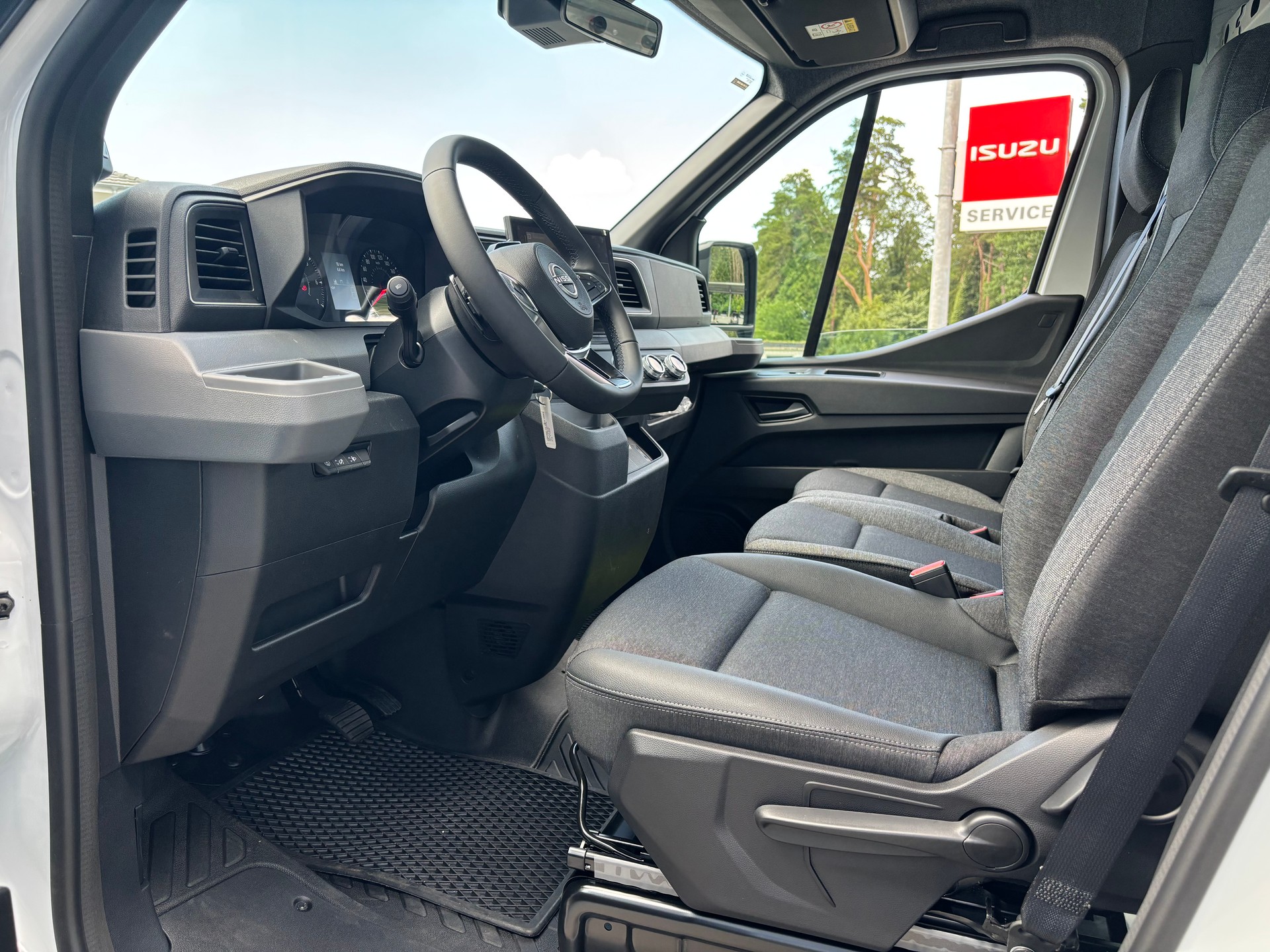 NISSAN Interstar Acenta 150 PS L2H1 9AT-image-5