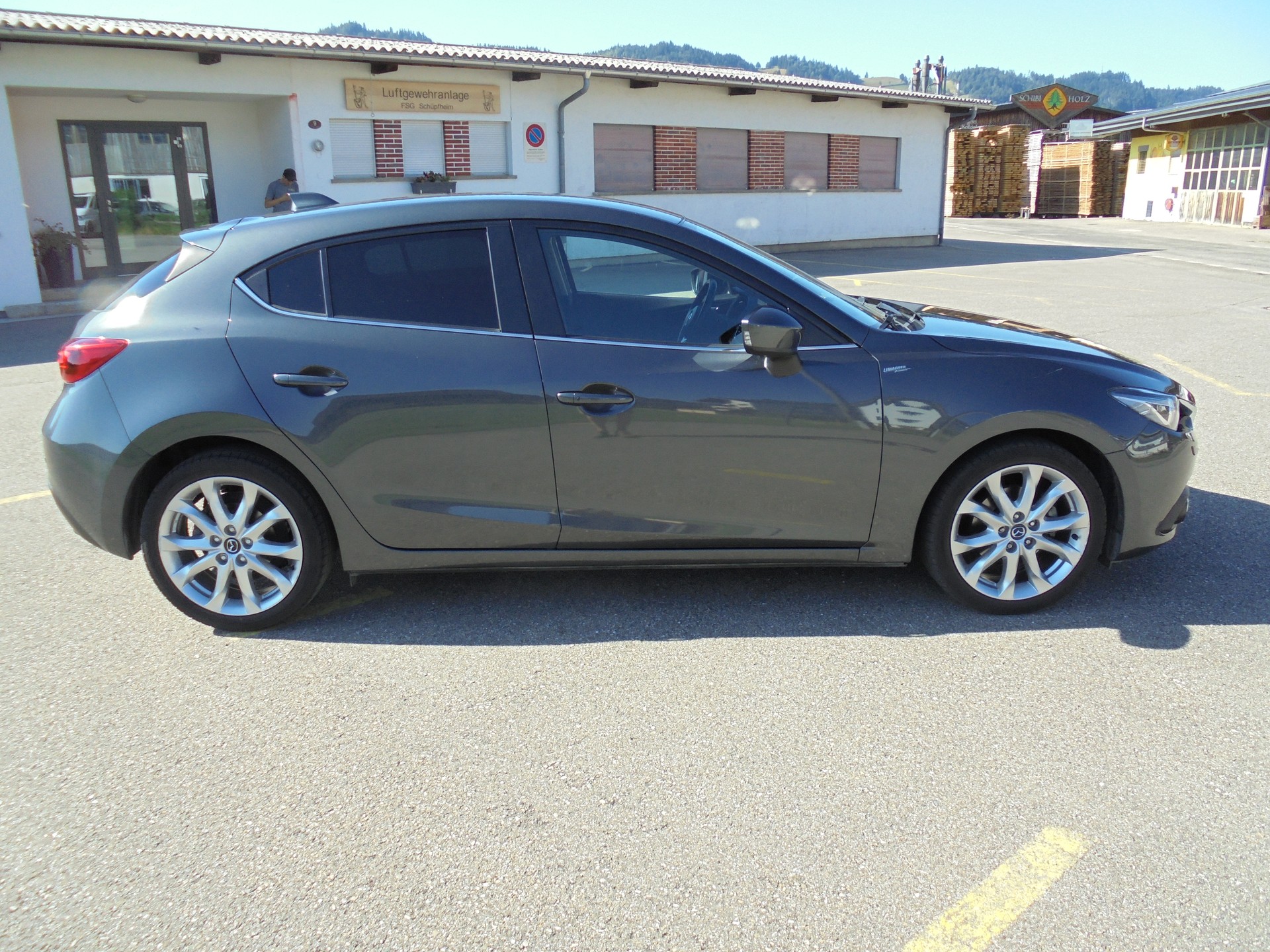 MAZDA 3 2.2 16V CD Revolution-showroom-element-2