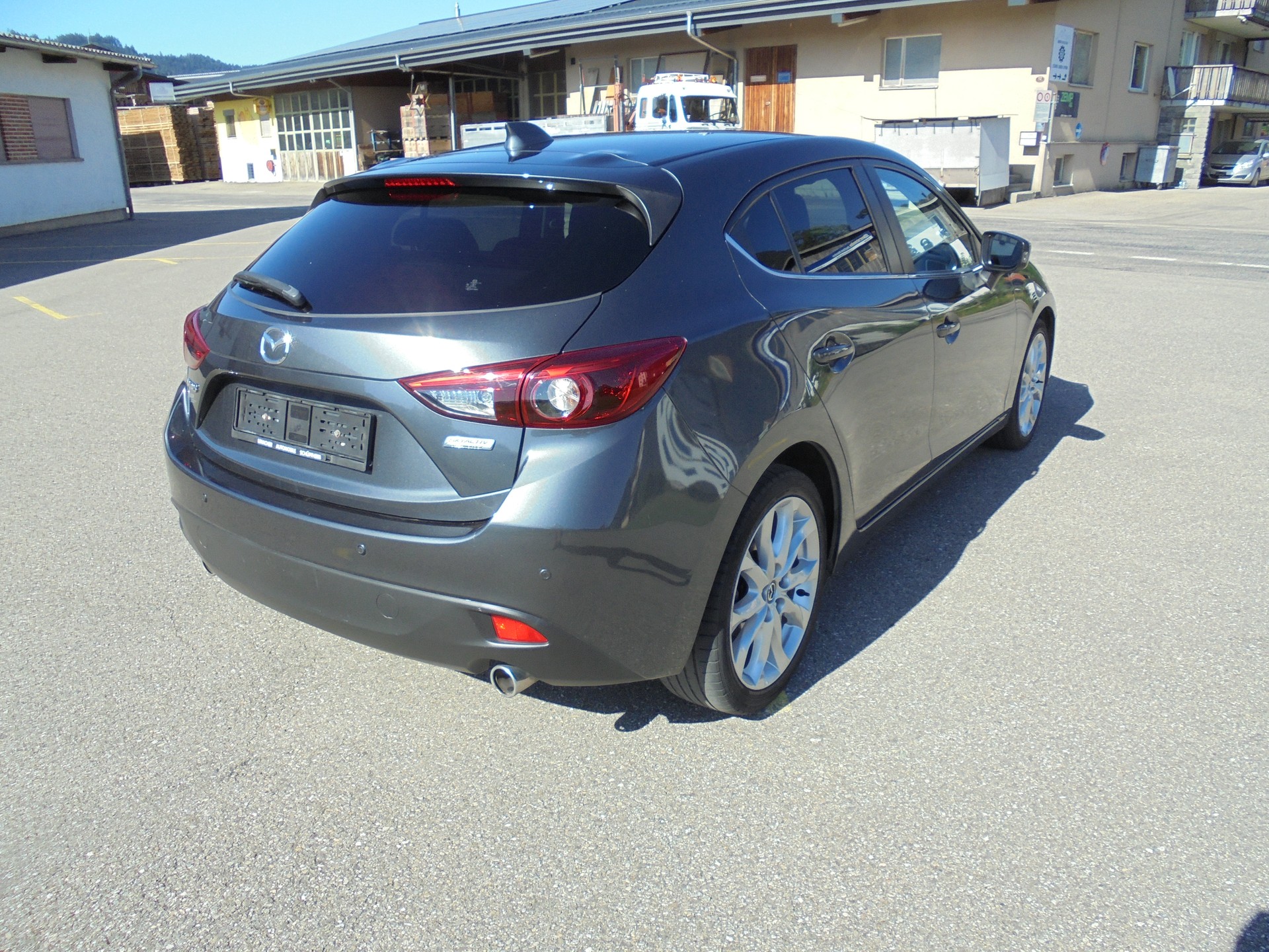 MAZDA 3 2.2 16V CD Revolution-showroom-element-3