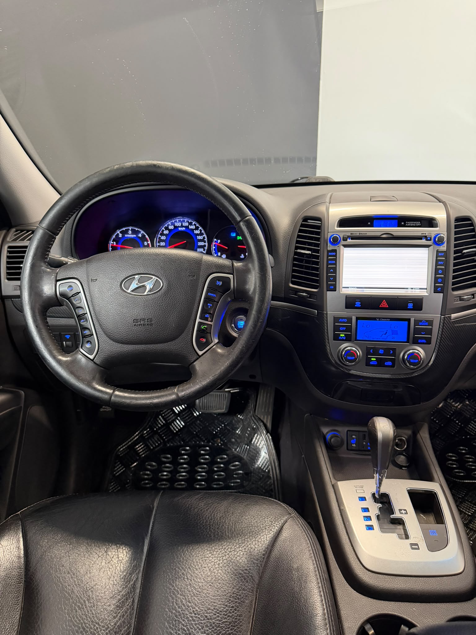 HYUNDAI Santa Fe 2.2 CRDI Premium 4WD Automatic-image-7