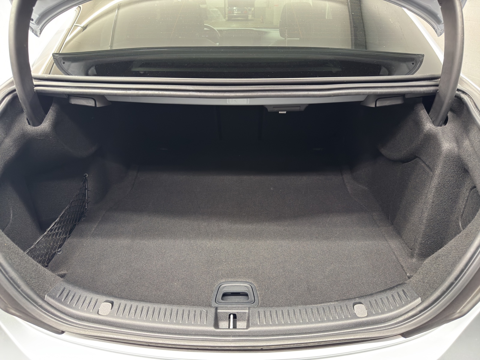 MERCEDES-BENZ E 220 d AMG Line 4Matic-image-10