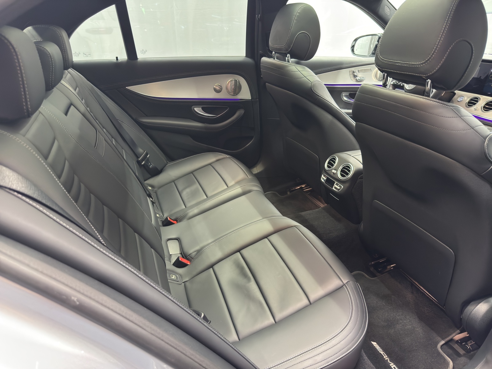 MERCEDES-BENZ E 220 d AMG Line 4Matic-image-9
