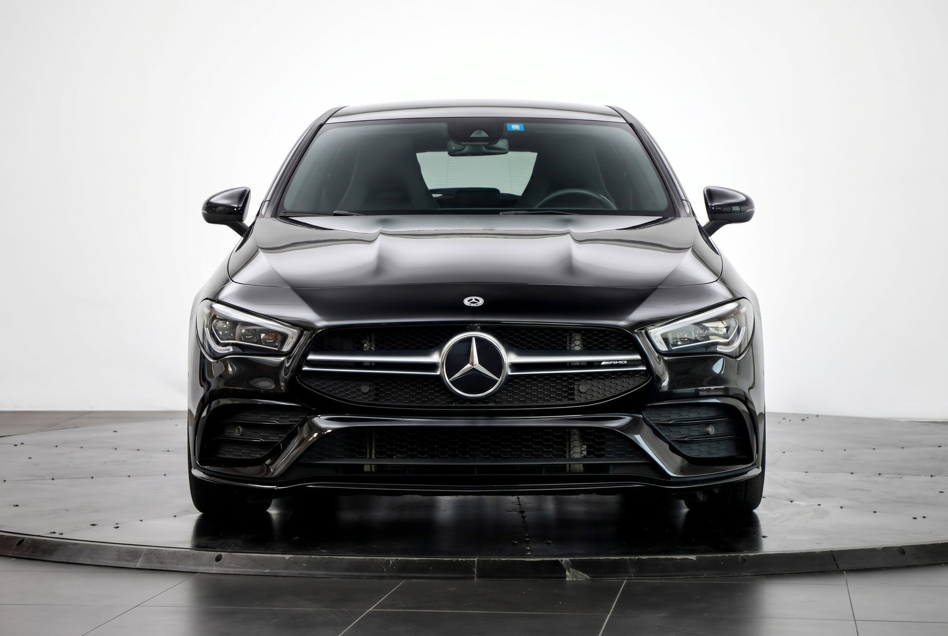 MERCEDES-BENZ CLA Shooting Brake 35 AMG 4Matic 7G-DCT-showroom-element-1