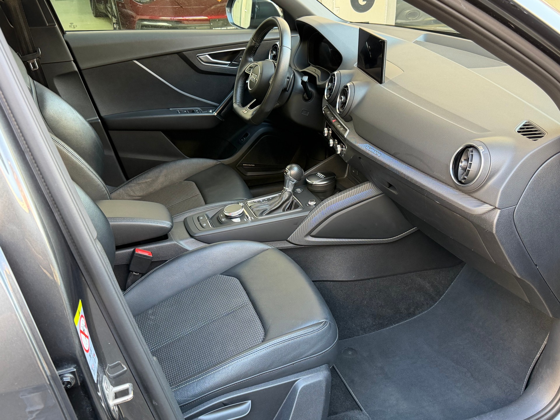 AUDI Q2 2.0 TFSI quattro S-tronic-image-5