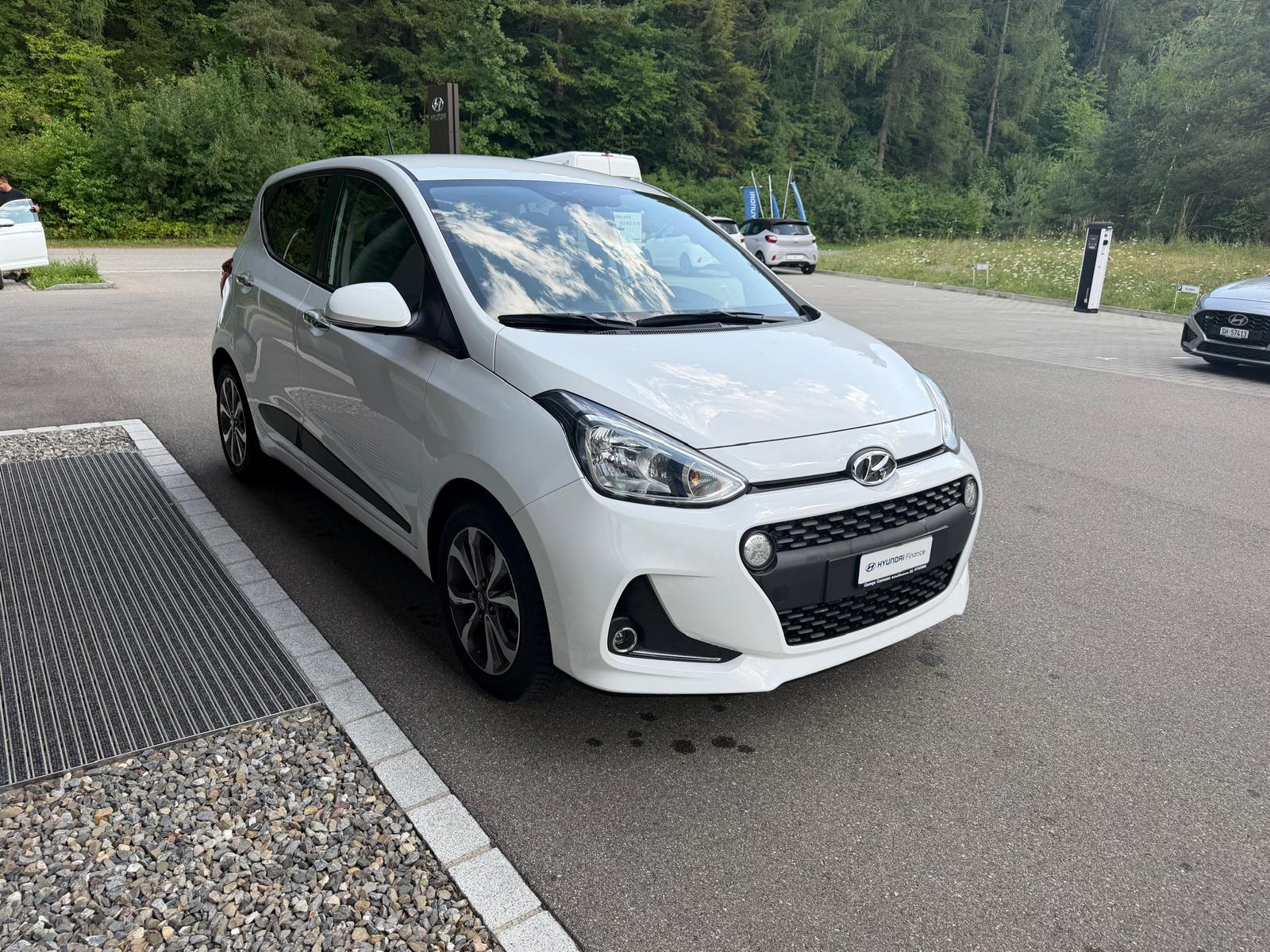 HYUNDAI i10 1.2 Vertex Automatic-showroom-element-3