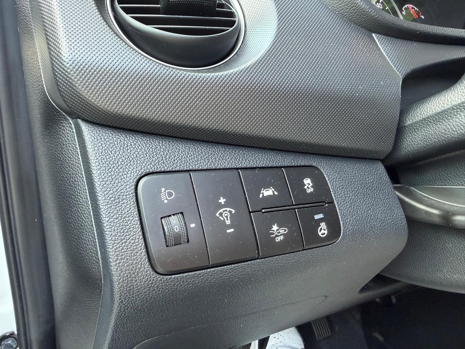 HYUNDAI i10 1.2 Vertex Automatic-image-17