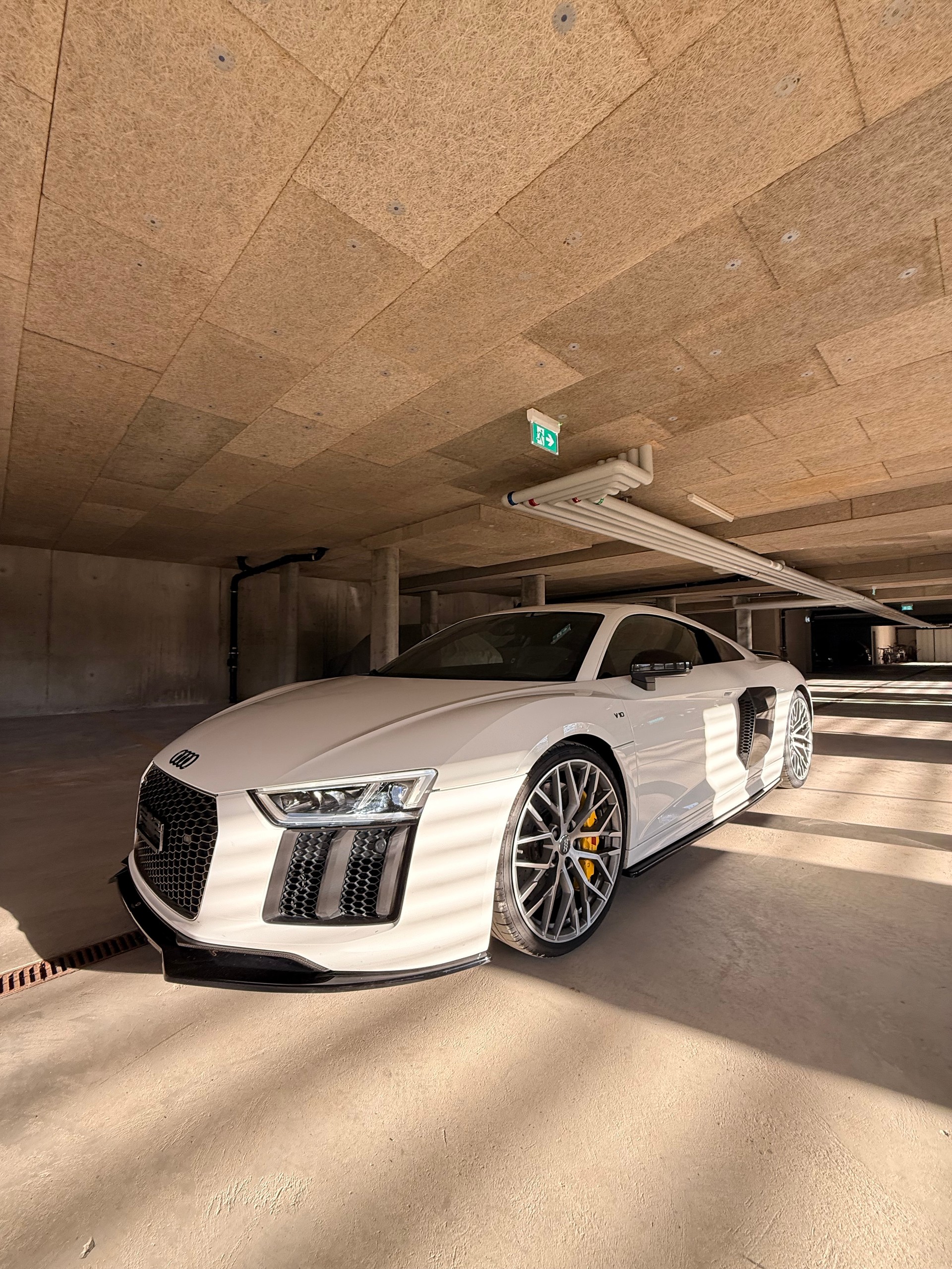 AUDI 5.2 FSI V10 plus quattro S-Tronic-image-6