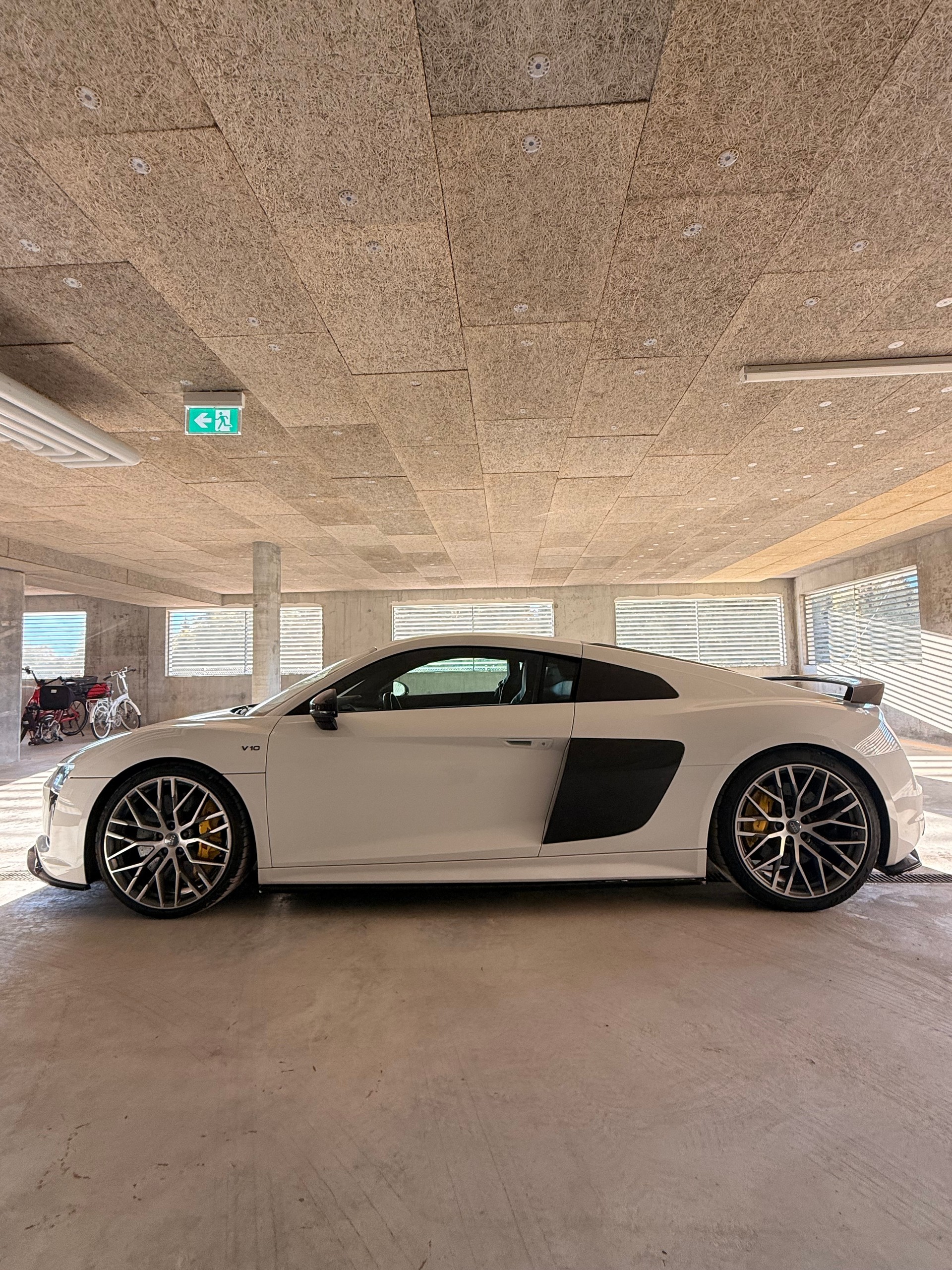 AUDI 5.2 FSI V10 plus quattro S-Tronic-image-5