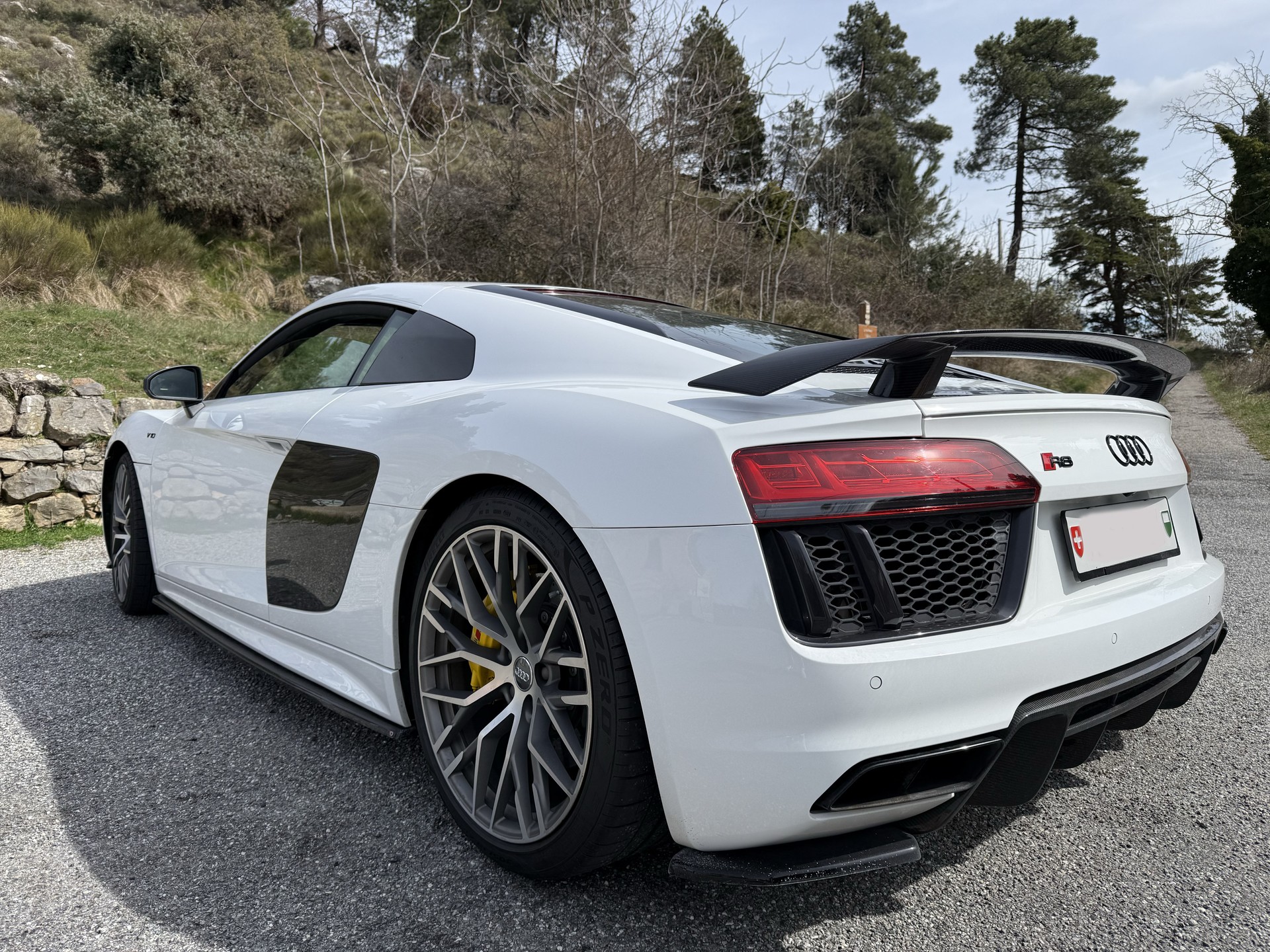 AUDI 5.2 FSI V10 plus quattro S-Tronic-image-2