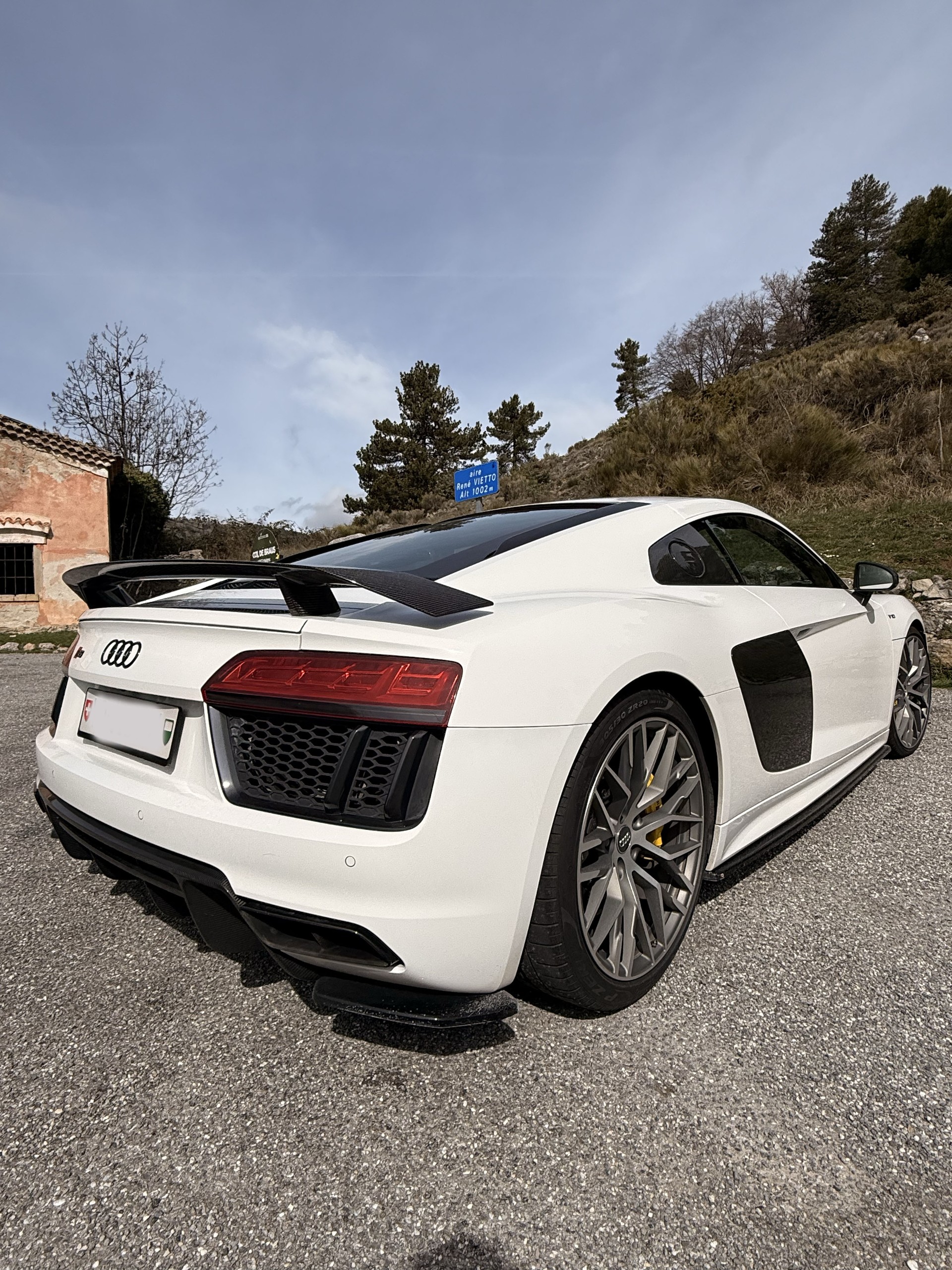 AUDI 5.2 FSI V10 plus quattro S-Tronic-image-3