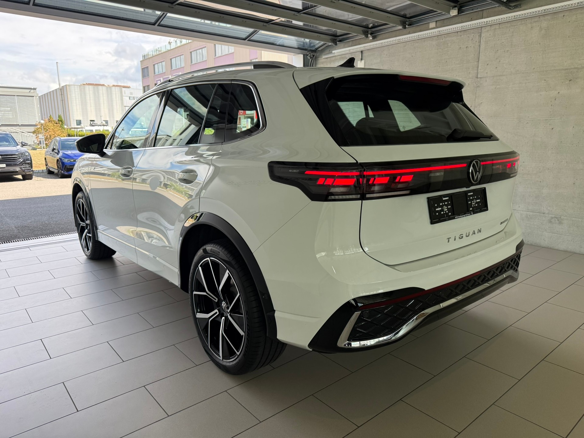 VW Tiguan 1.5 TSI evo2 eHybrid R-Line DSG-showroom-element-3