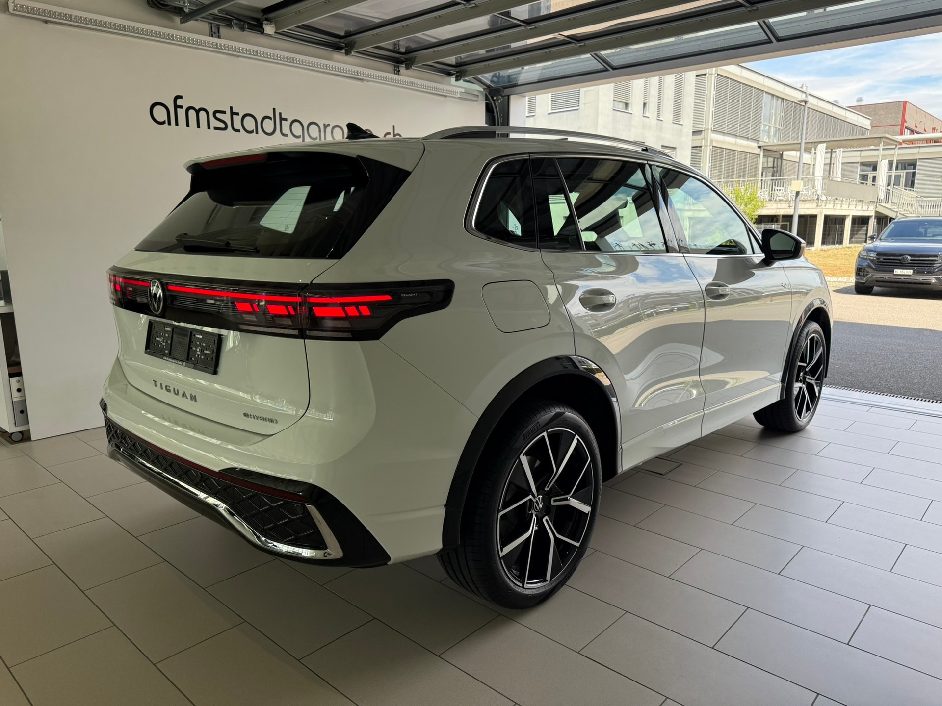 VW Tiguan 1.5 TSI evo2 eHybrid R-Line DSG-image-5