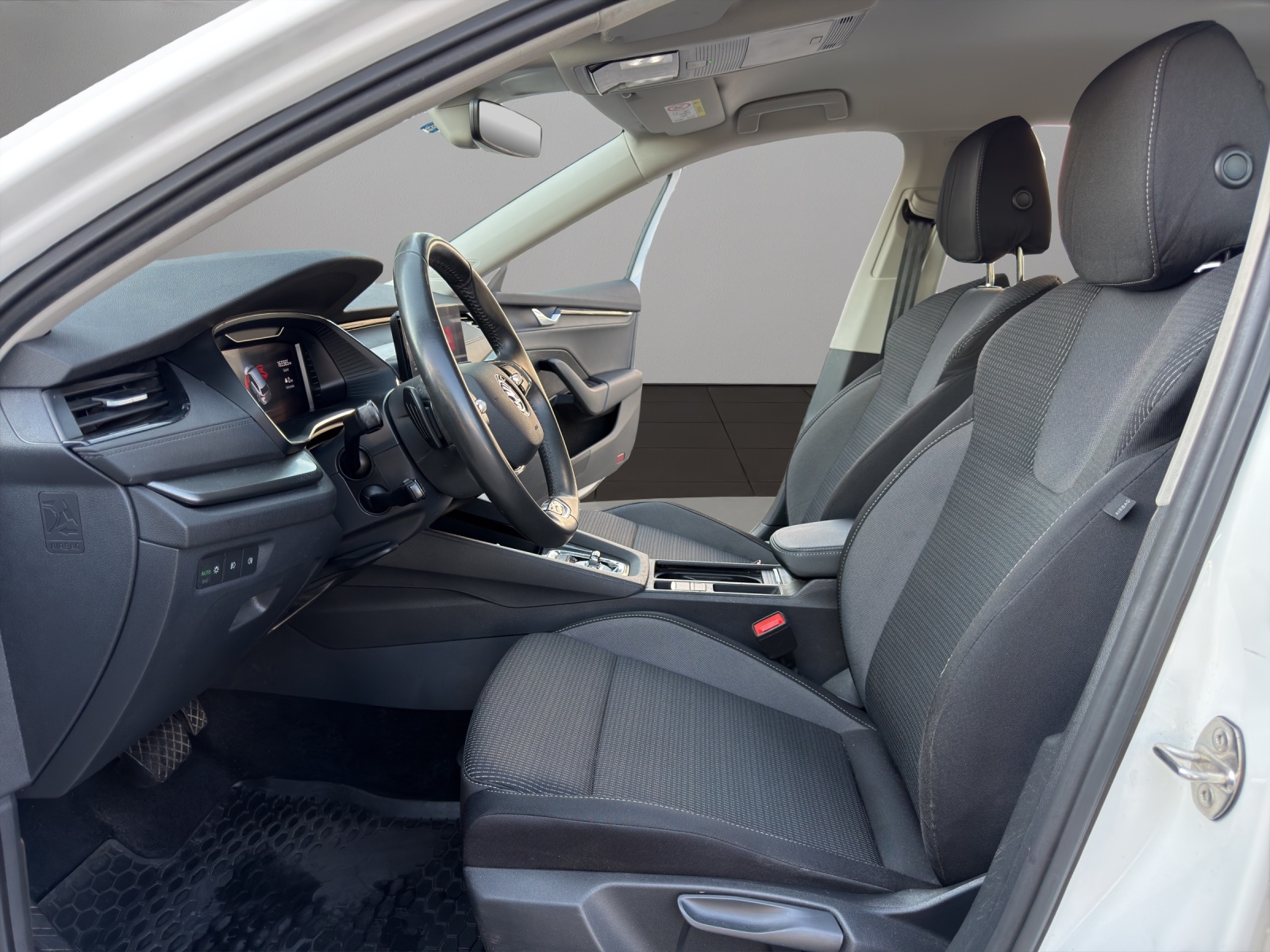 SKODA Octavia Combi 2.0 TDI DSG Ambition 4x4-image-8