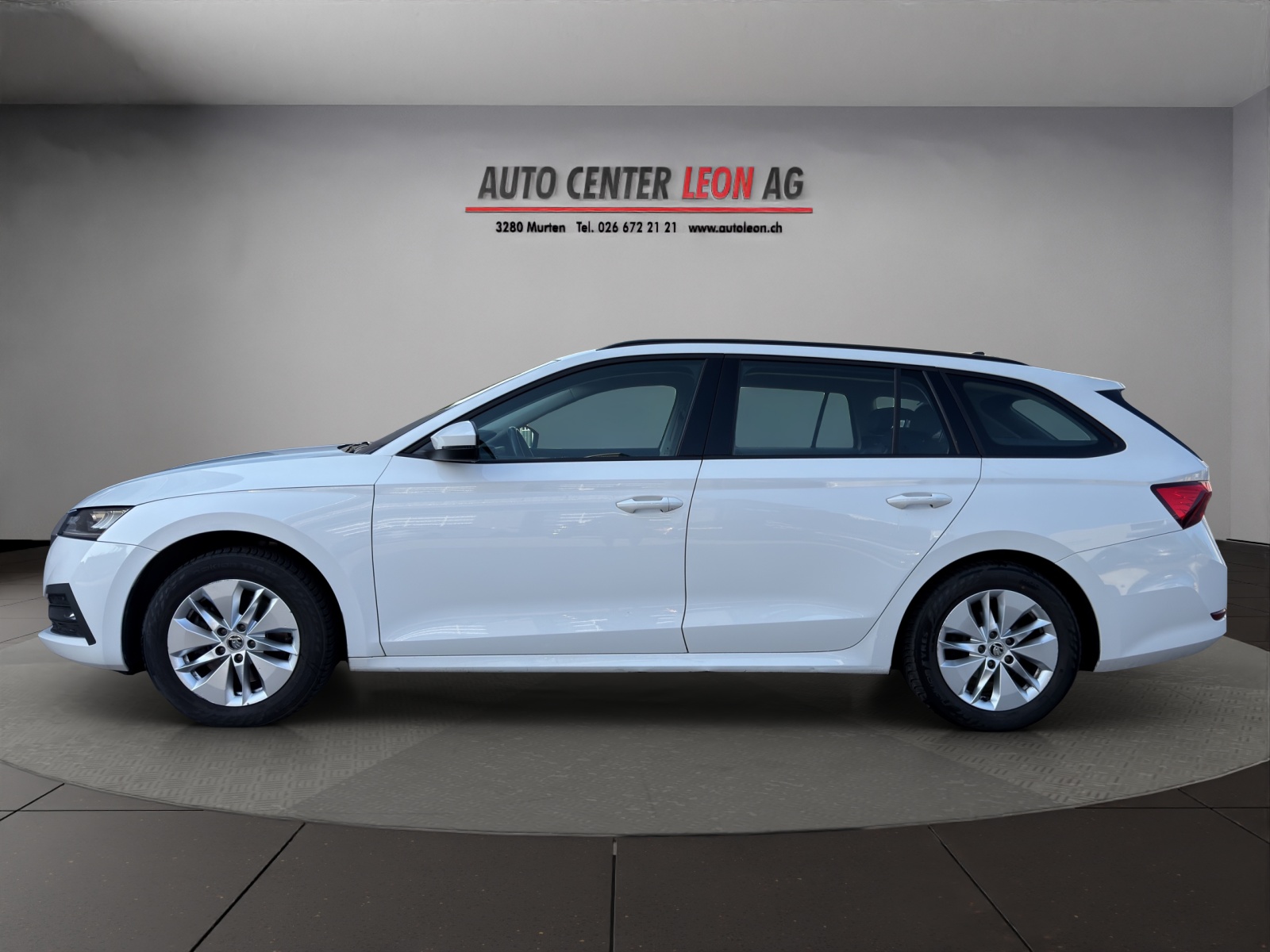 SKODA Octavia Combi 2.0 TDI DSG Ambition 4x4-showroom-element-2