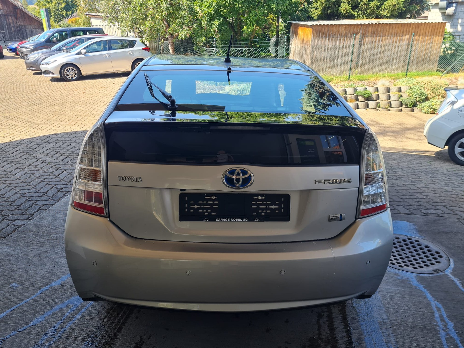 TOYOTA Prius 1.8 16V HSD Sol Premium-showroom-element-3