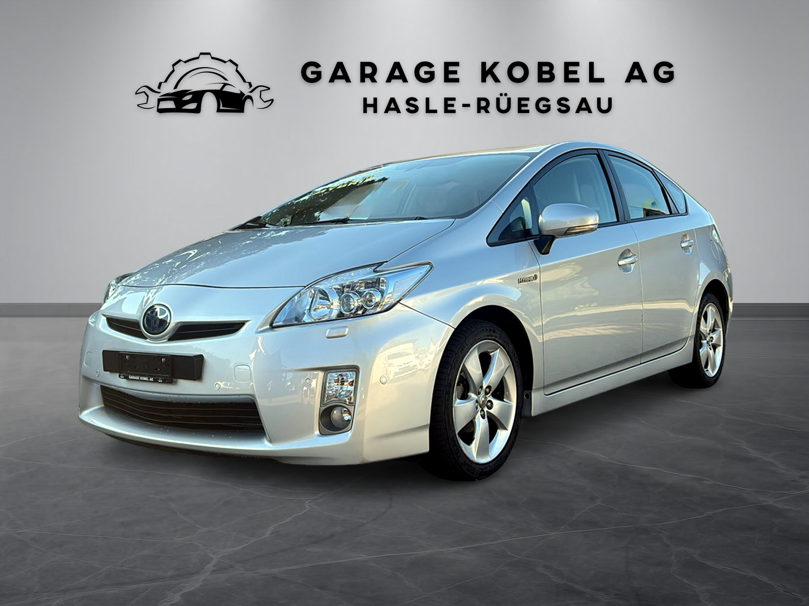 TOYOTA Prius 1.8 16V HSD Sol Premium