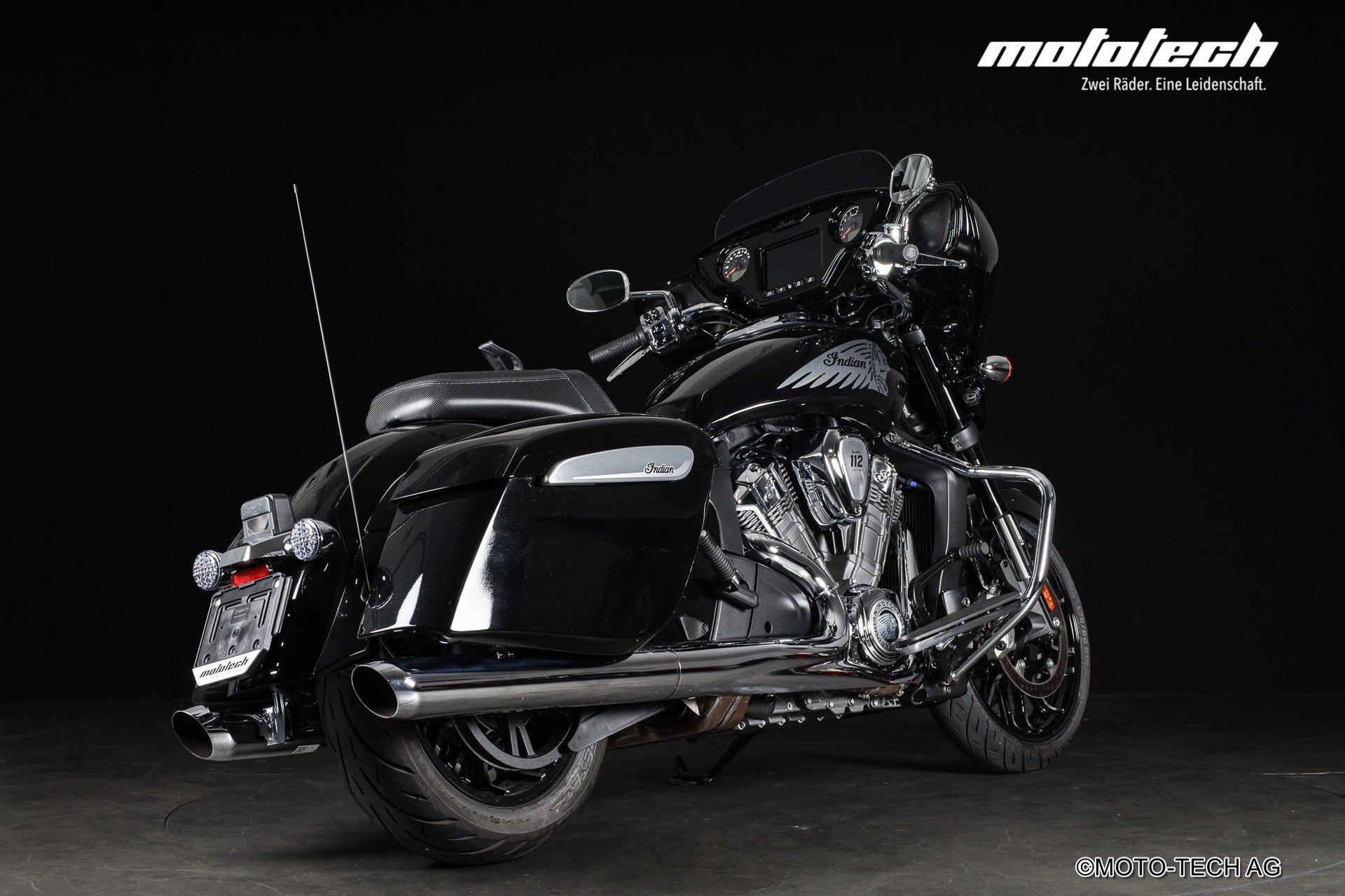 INDIAN Chieftain Power Plus 112 Limited-showroom-element-2
