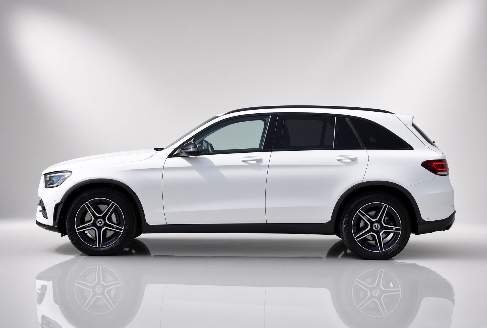 MERCEDES-BENZ GLC 300 d AMG Line 4Matic 9G-Tronic-showroom-element-1