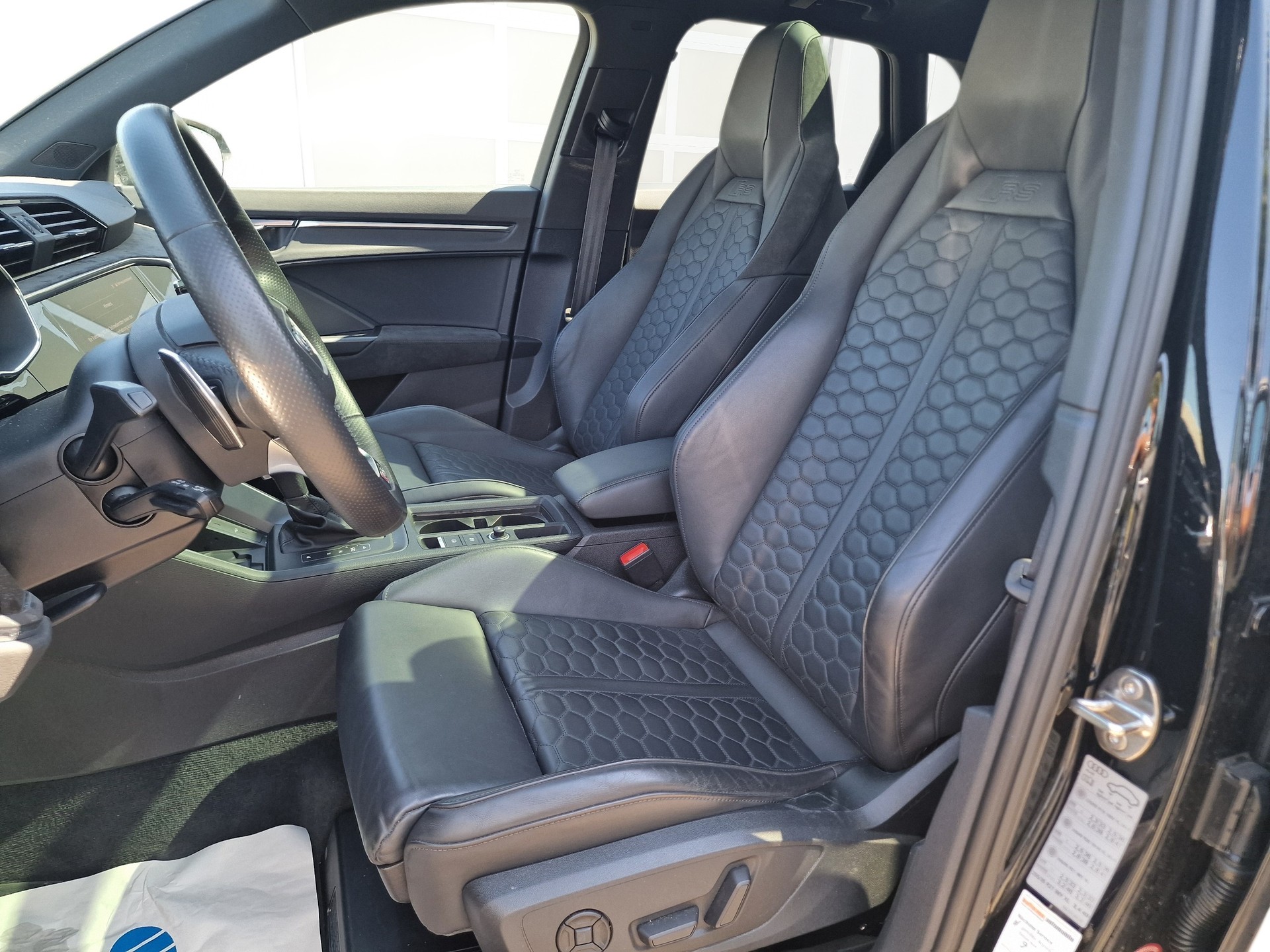 AUDI RS Q3 2.5 TFSI quattro S tronic RS Sportauspuff 24Mt Gara-image-9