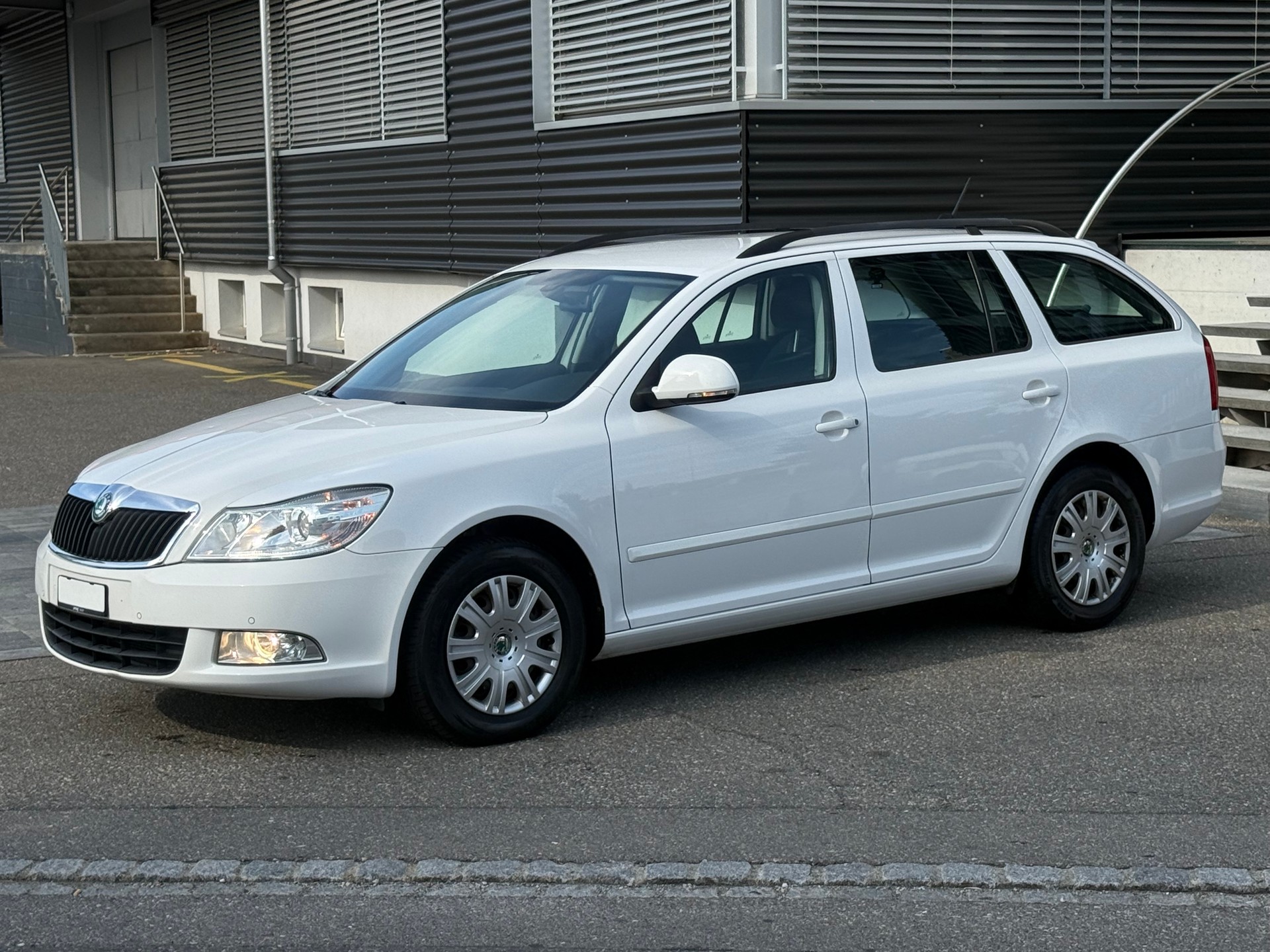 SKODA Octavia Combi 1.6 TDI Elegance DSG