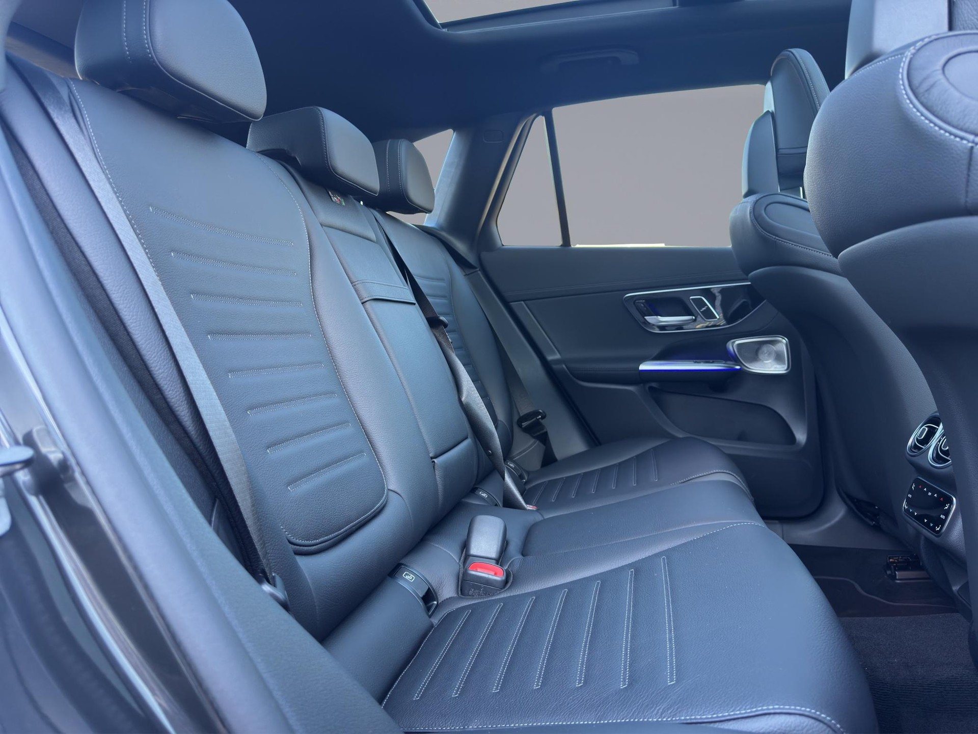 MERCEDES-BENZ GLC-Klasse X254 GLC 400 e EQ Star AMG Line 4matic-image-16