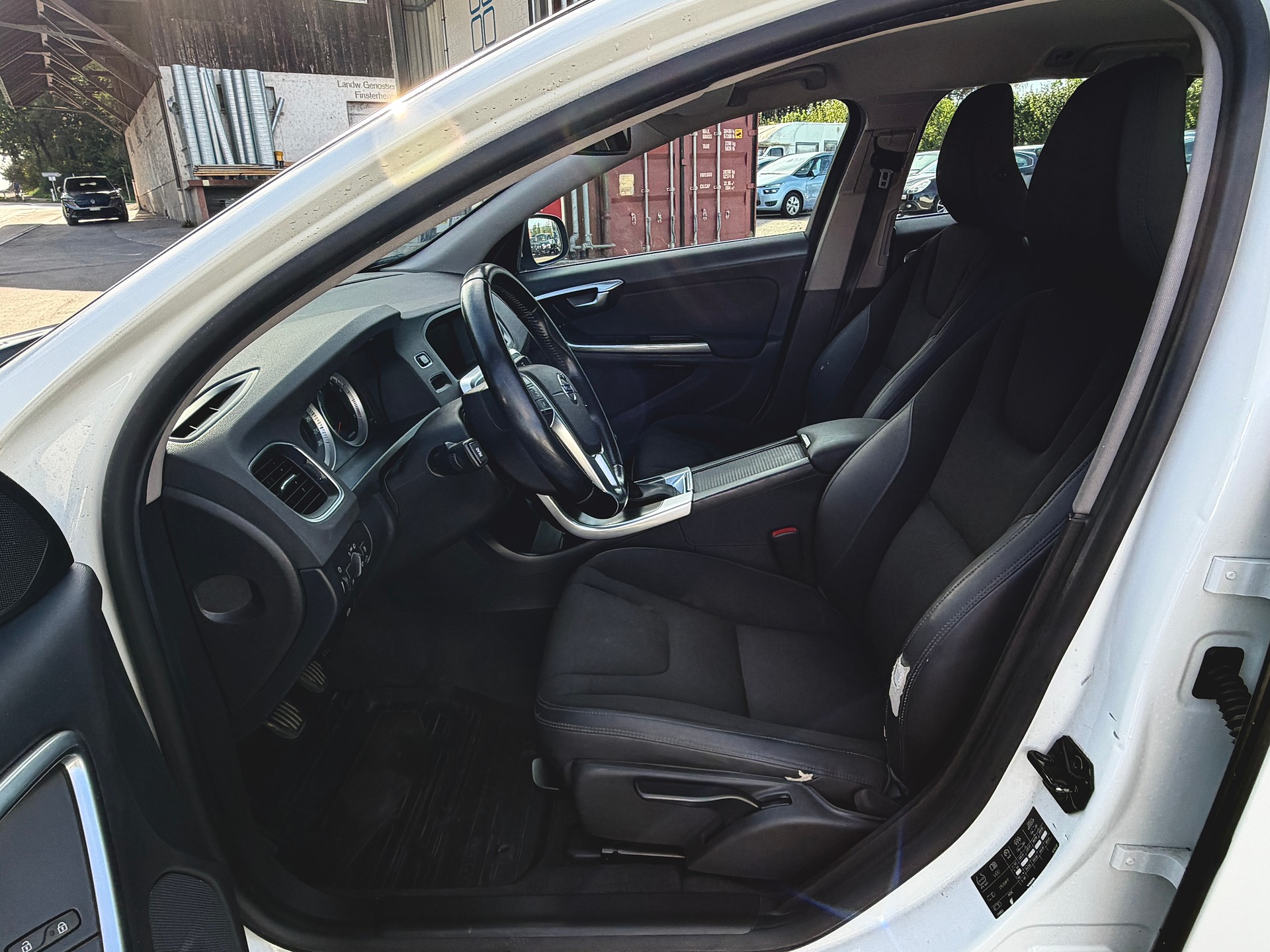 VOLVO V60 T5 Summum-image-6