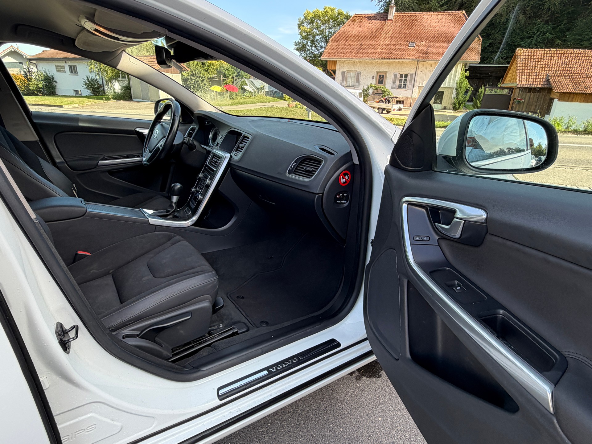 VOLVO V60 T5 Summum-image-7