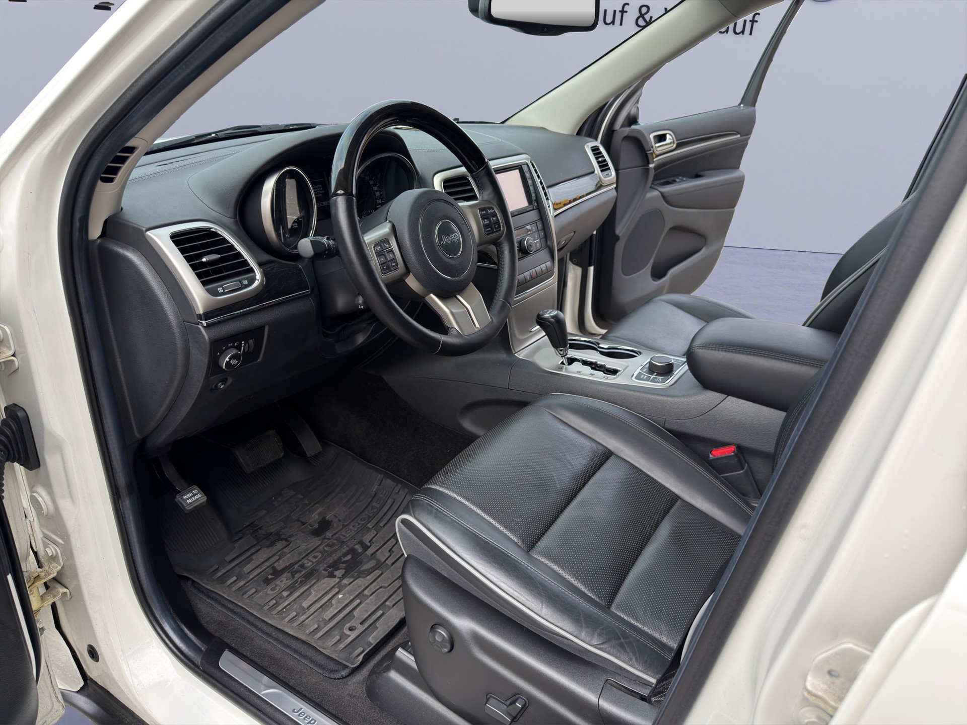 JEEP Grand Cherokee 3.0 CRD Overland Automatic-image-14