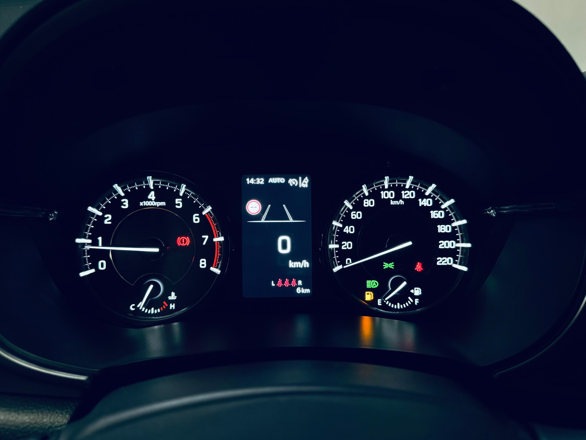 SUZUKI Vitara 1.4 Boosterjet Compact + 4x4 Hybrid-image-25