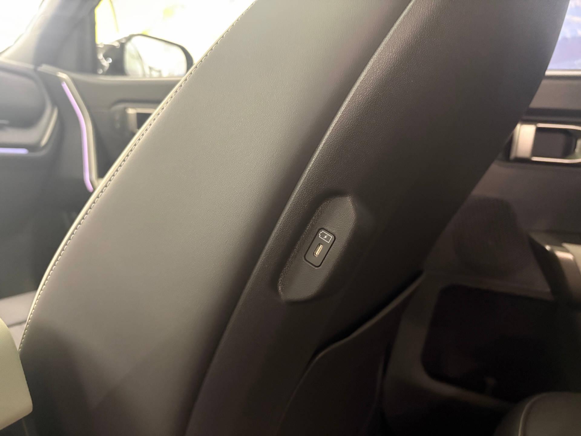 KIA Seltos 1.6 T-GDi GT-Line-image-14