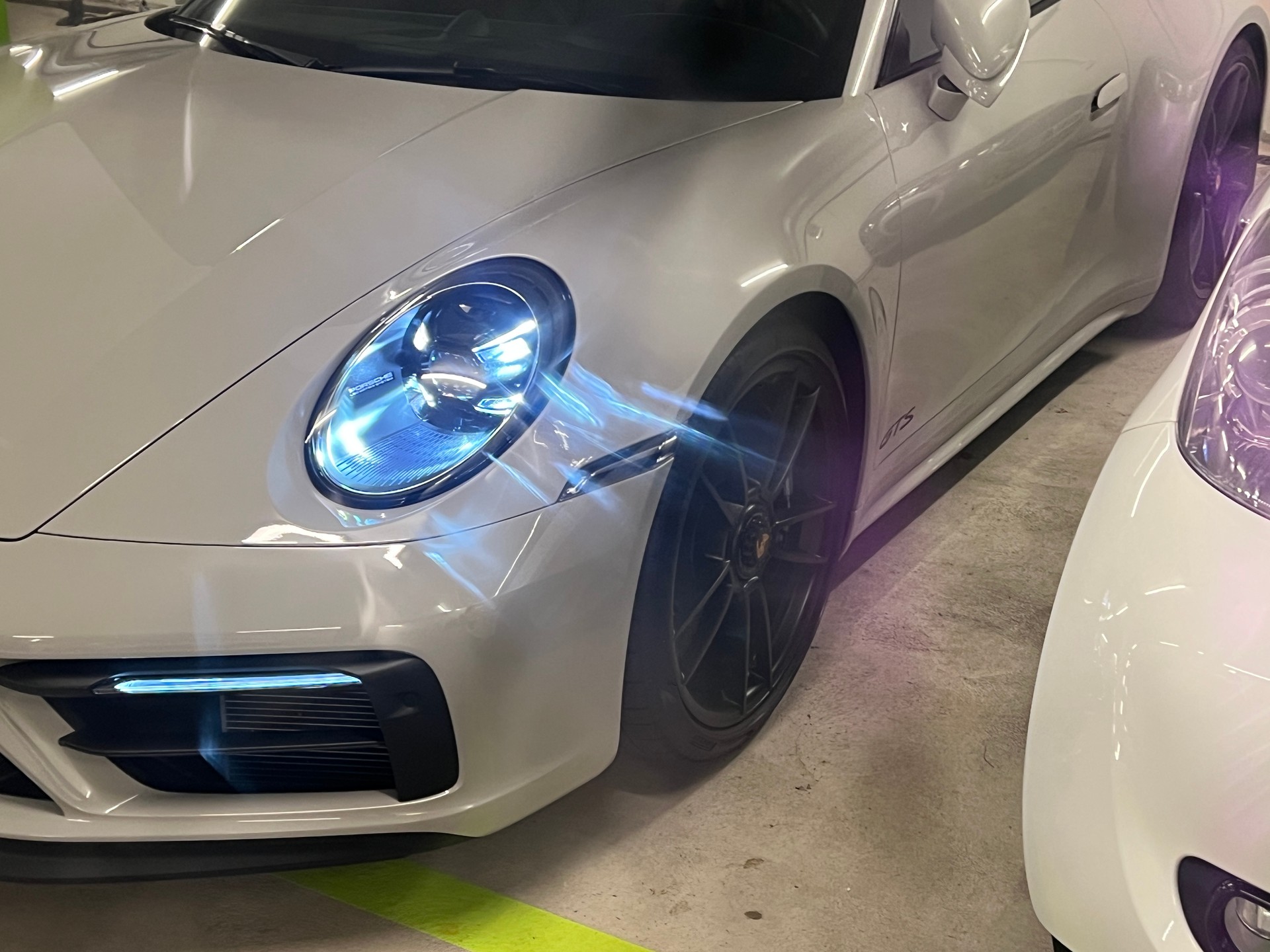 PORSCHE 911 Carrera GTS PDK KREIDE wie NEU-image-1