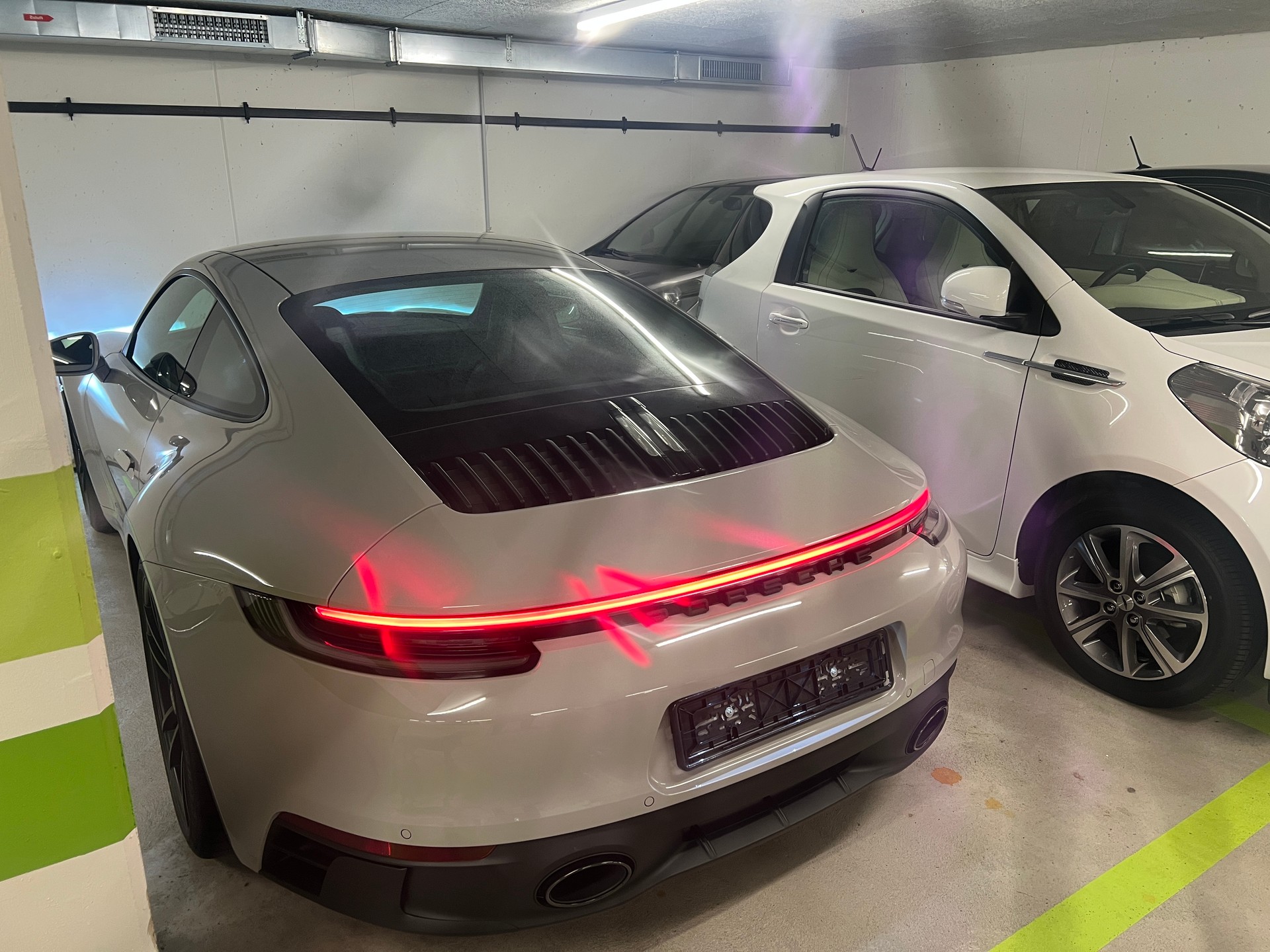 PORSCHE 911 Carrera GTS PDK KREIDE wie NEU-image-12
