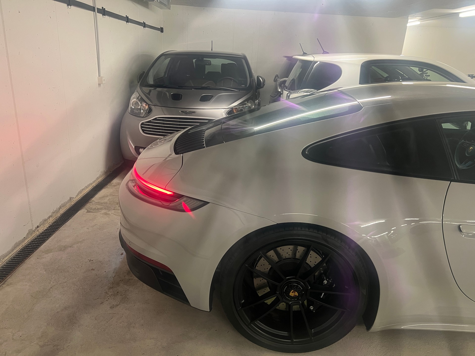 PORSCHE 911 Carrera GTS PDK KREIDE wie NEU-image-9
