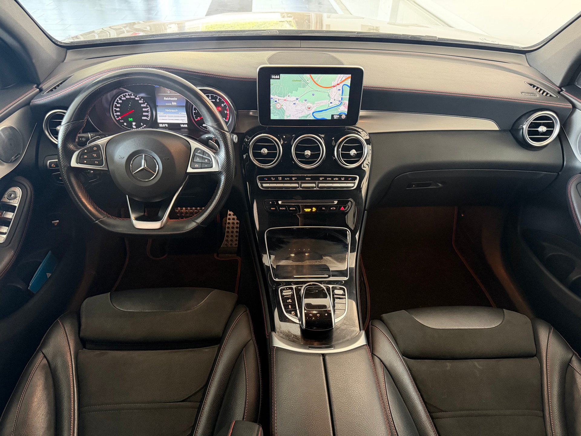 MERCEDES-BENZ GLC 43 AMG 4Matic 9G-Tronic-image-9